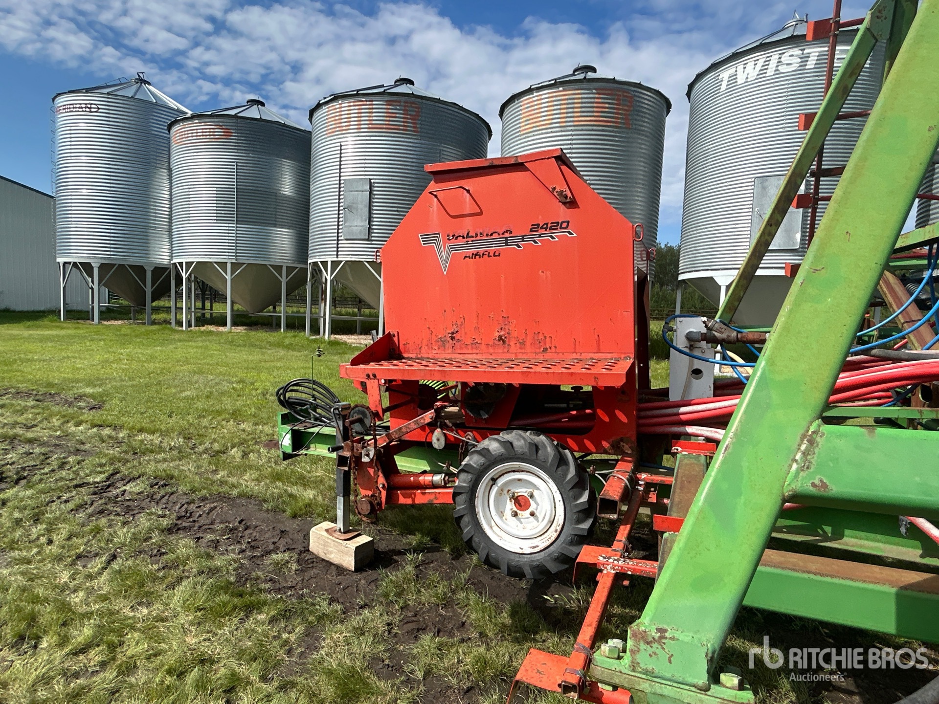 John Deere 1610
