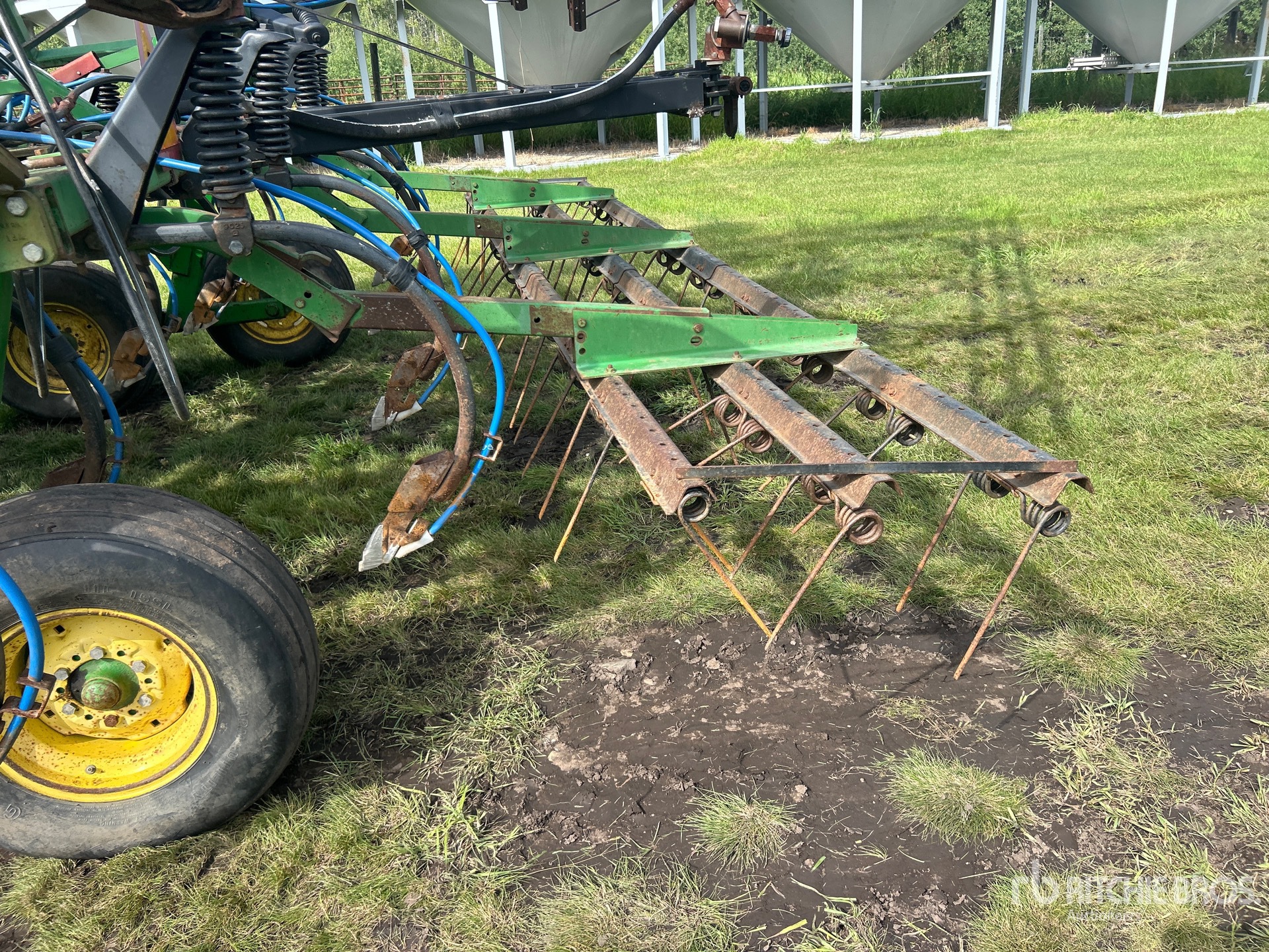 John Deere 1610