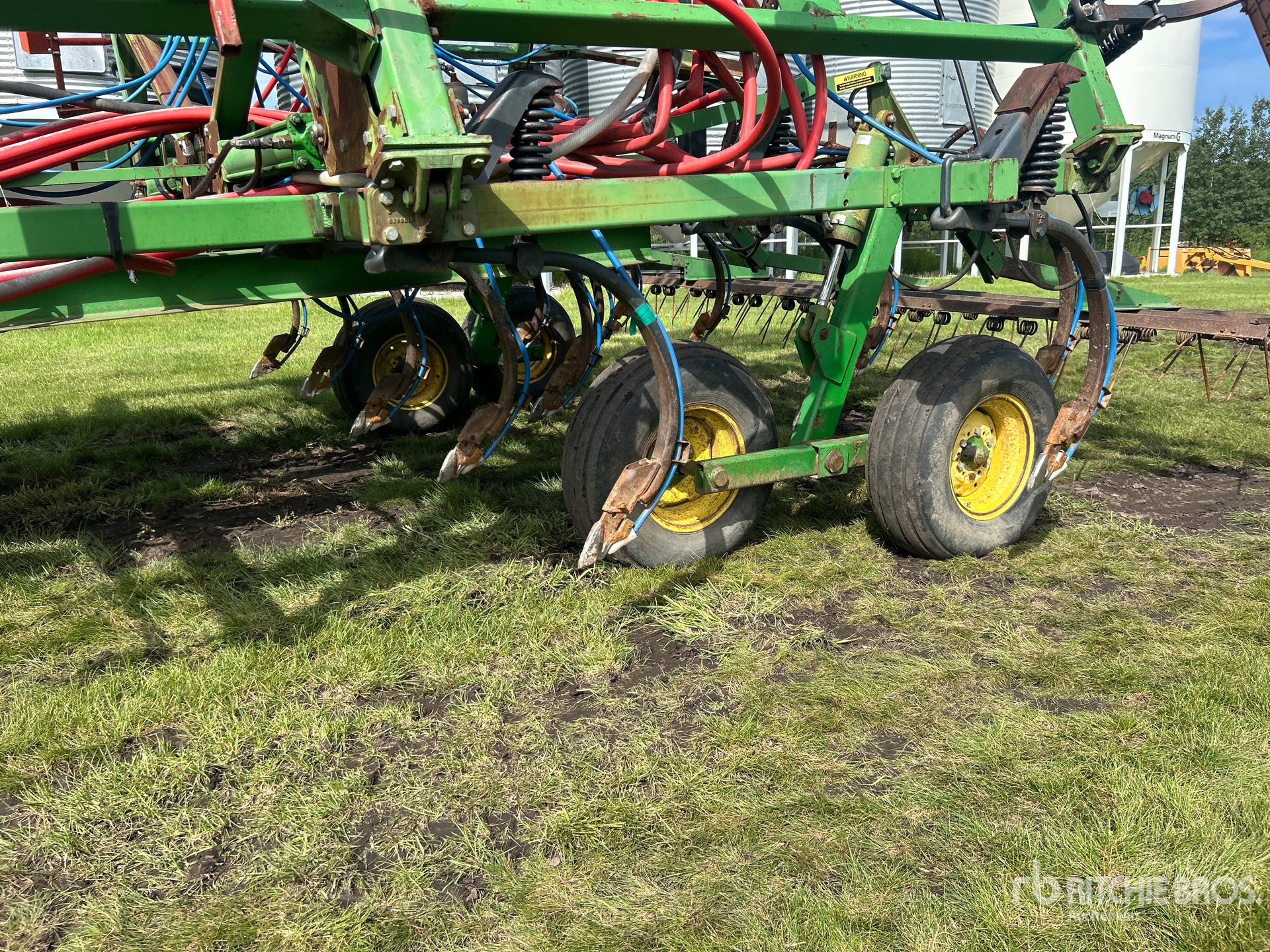 John Deere 1610
