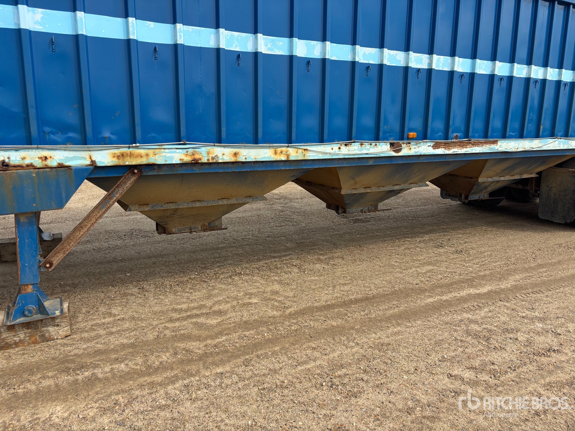 Fruehauf 38 FT T/A