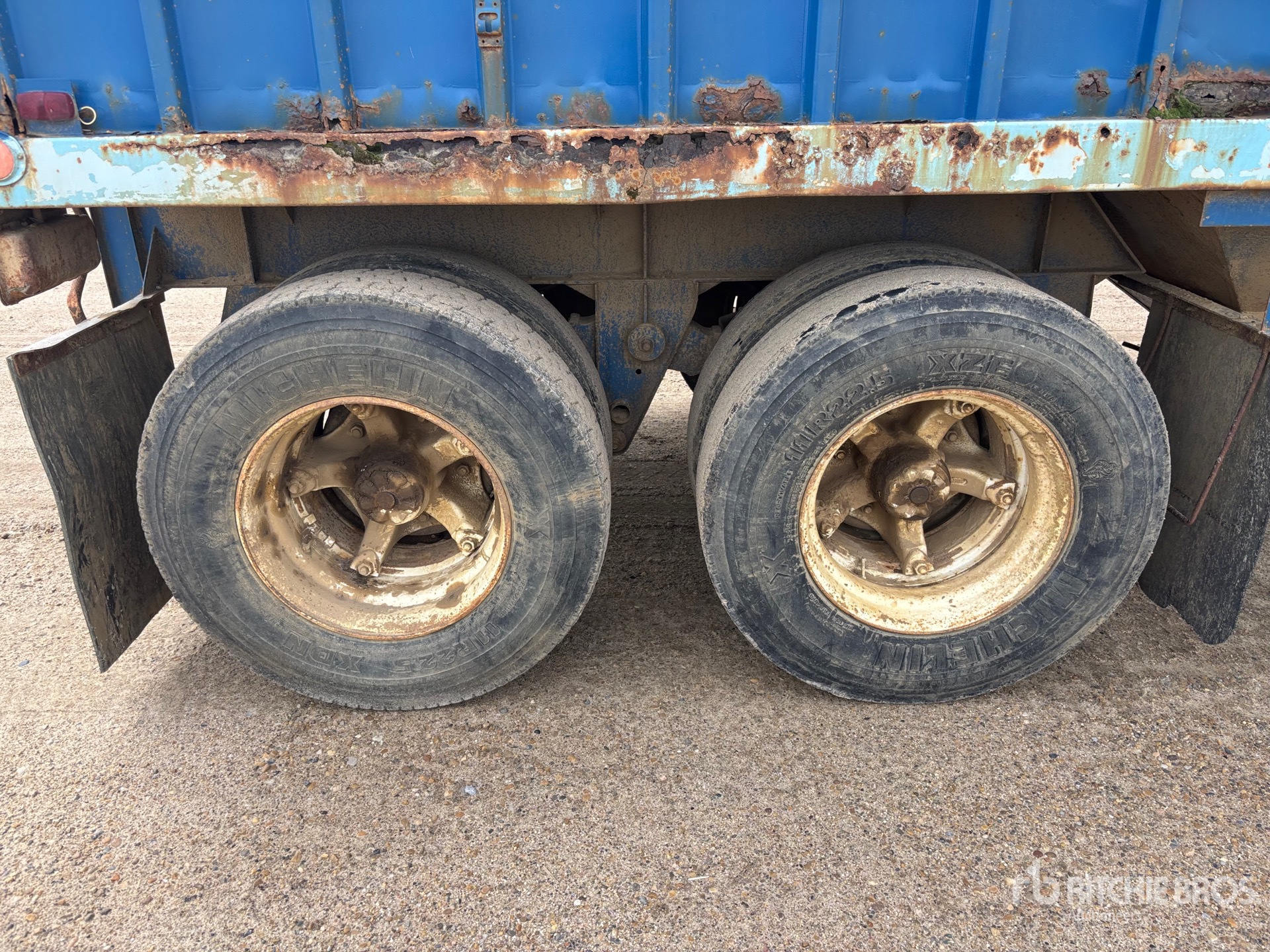 Fruehauf 38 FT T/A