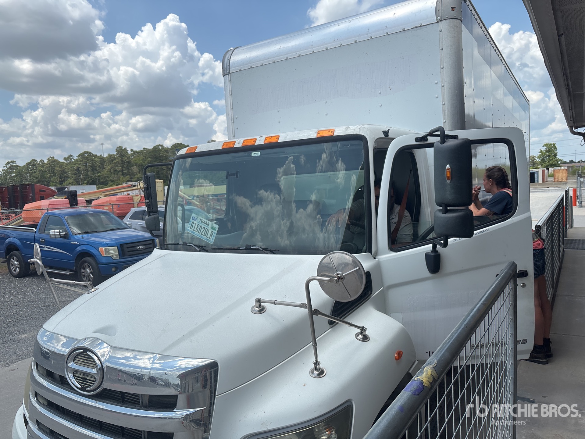 2018 Hino 338