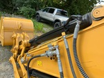 Hydraulics with Bucket Cylinder