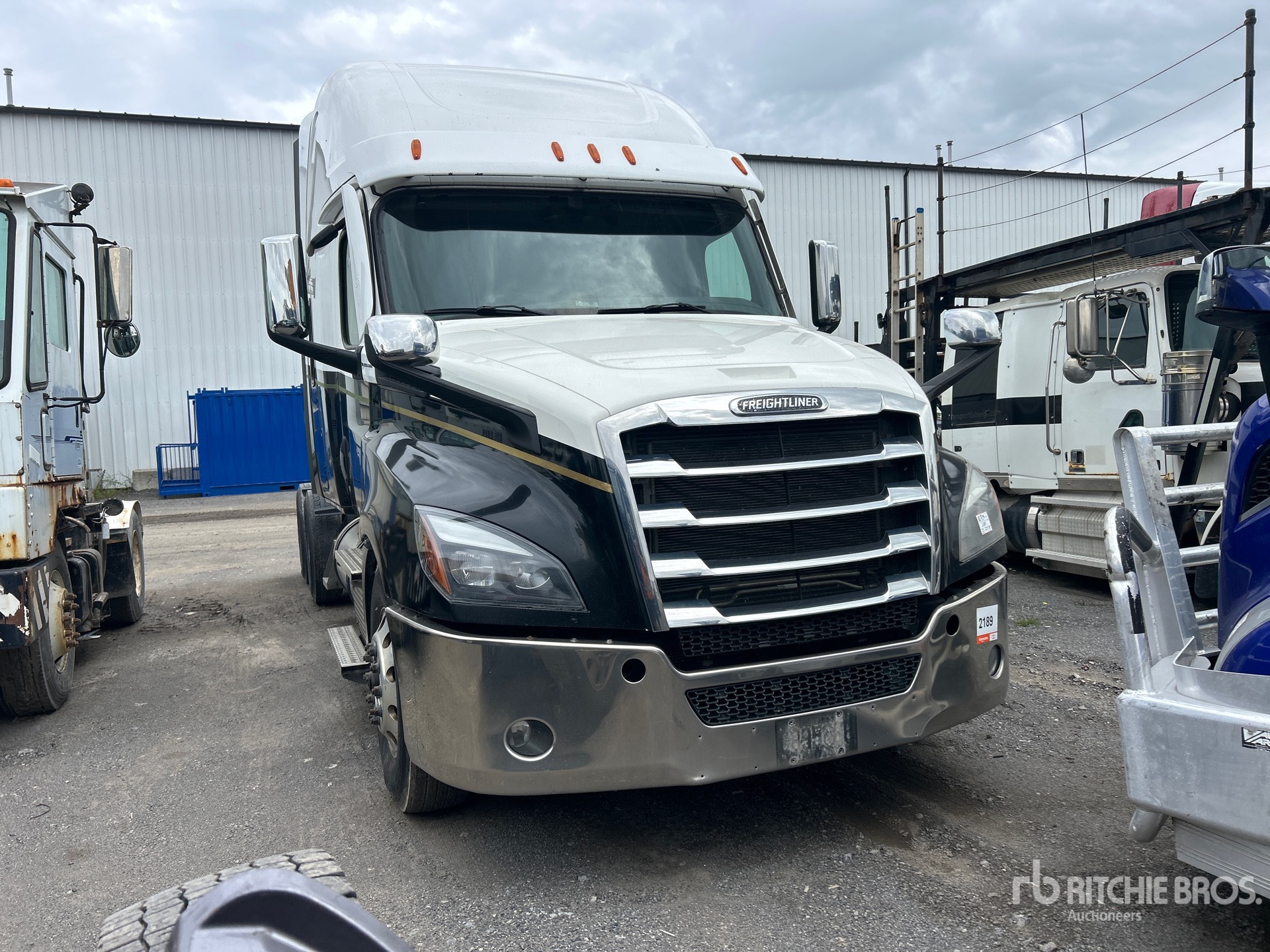 2020 Freightliner CASCADIA 126