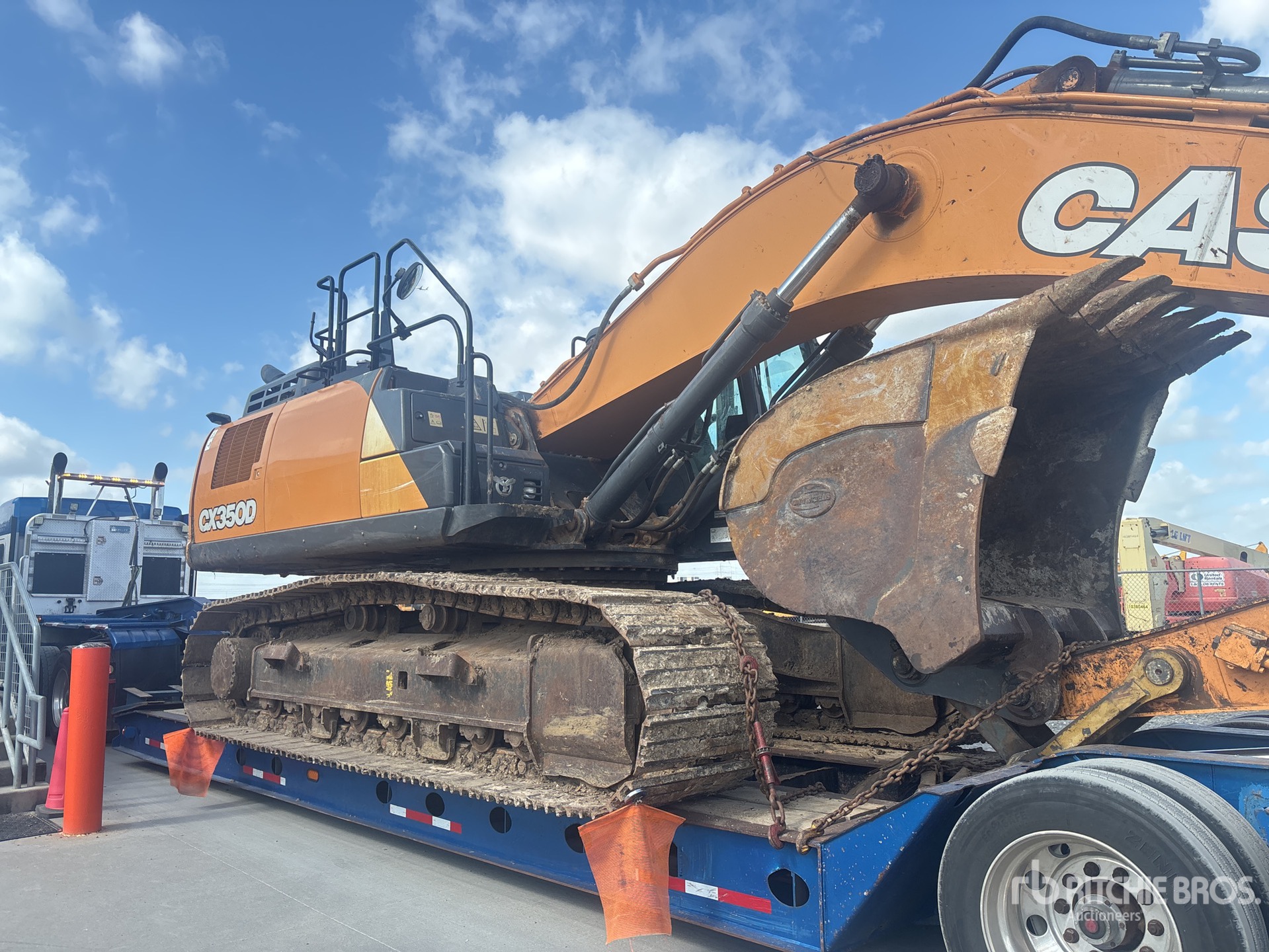 2022 Case CX350D