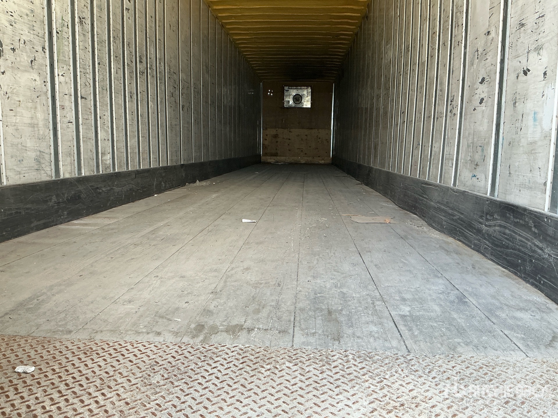 2006 Utility 53 ft x 102 in Tri/A Heated