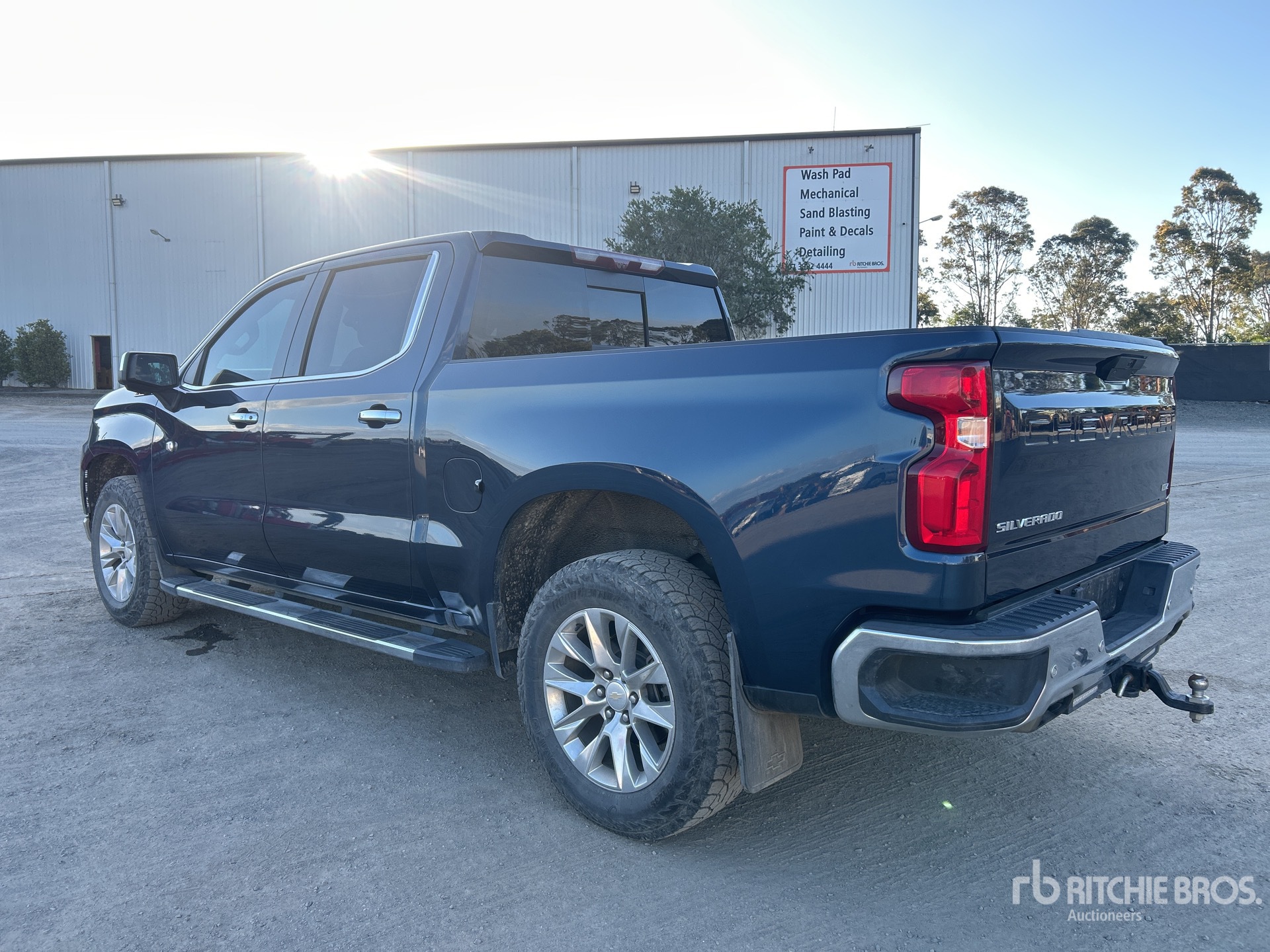 General Appearance with Picture, Right Rear Corner