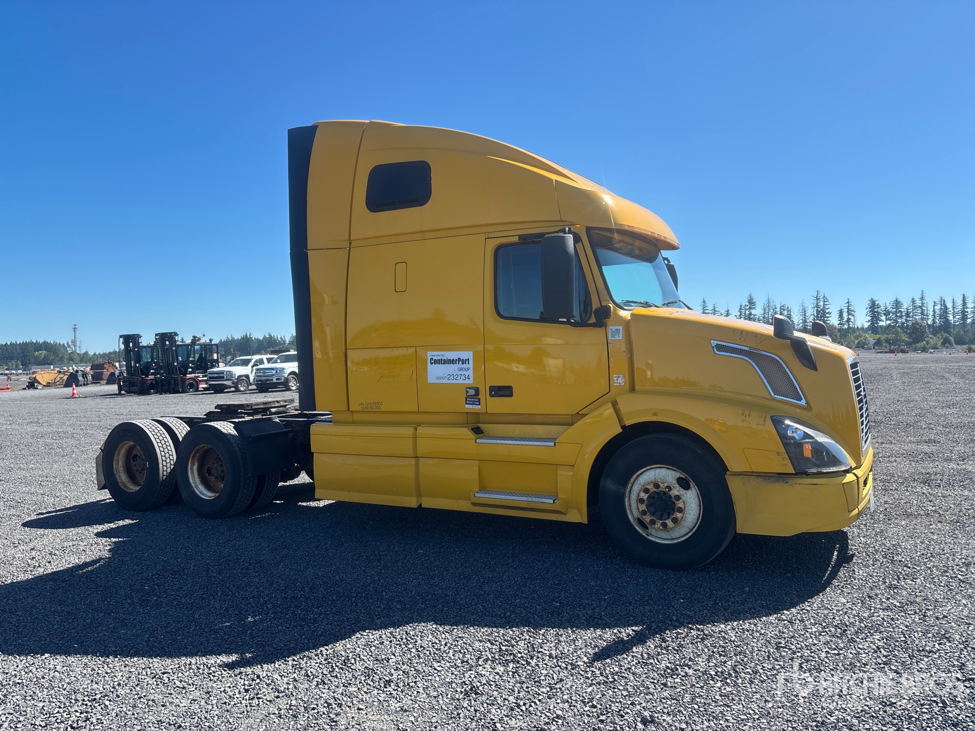 2016 Volvo VNL670
