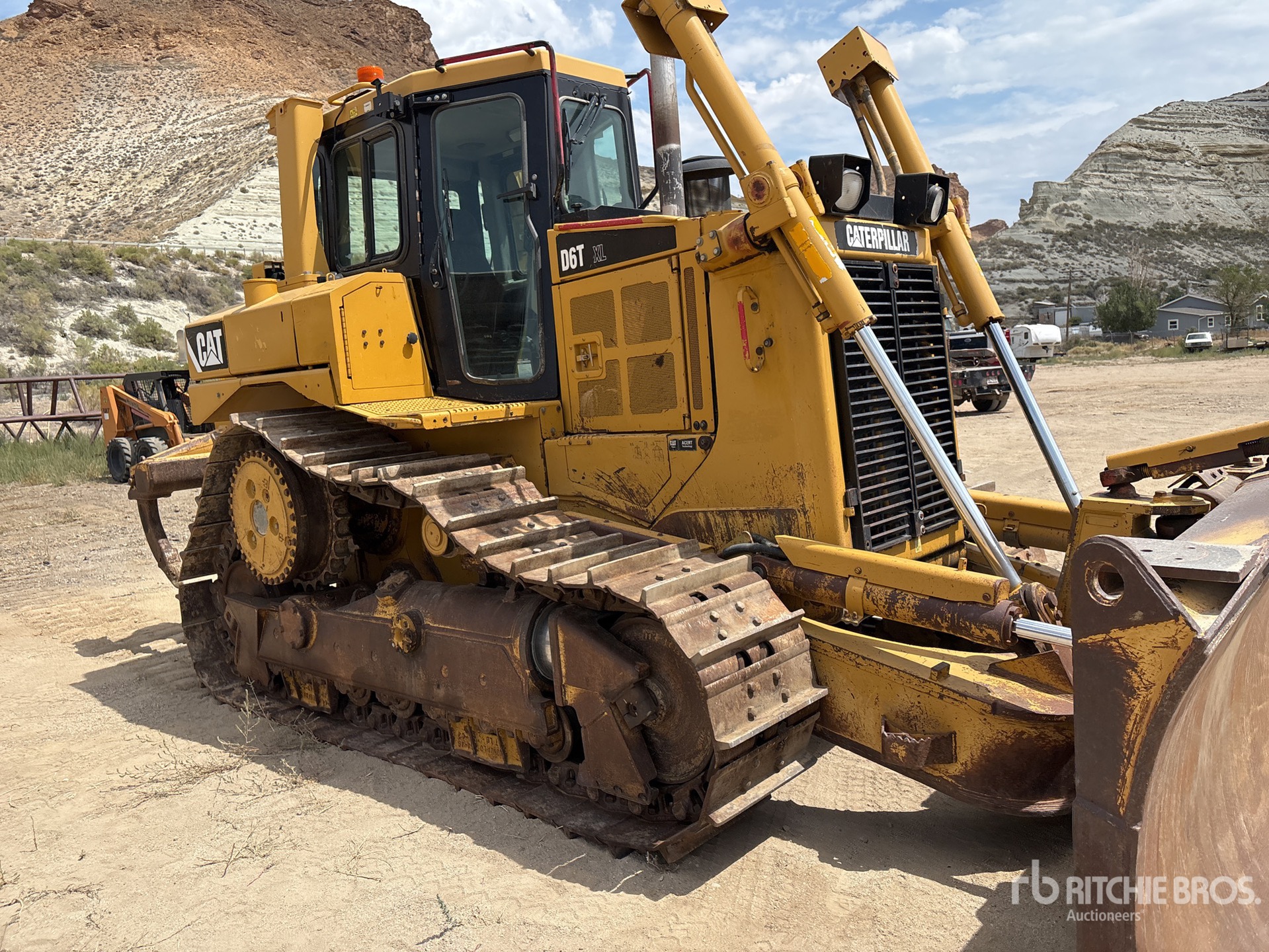 Photo of a 2008 Caterpillar D6T XL
