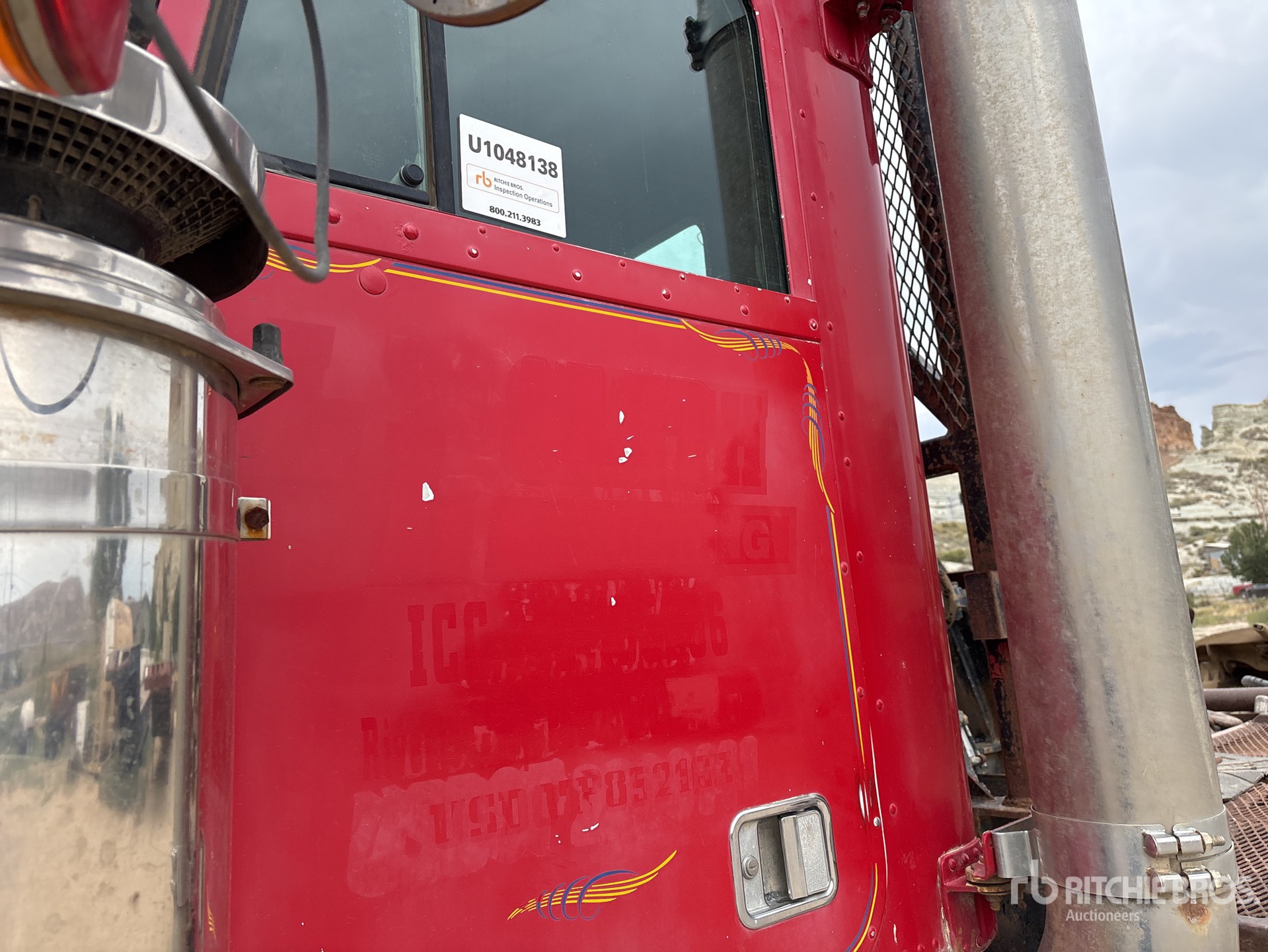 Photo of a 1997 Freightliner FLD120SD