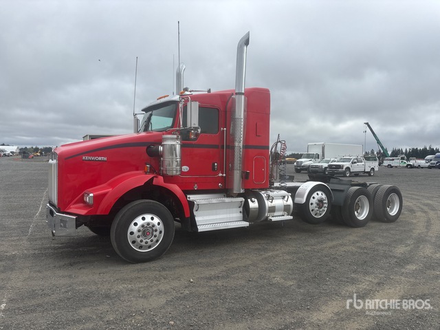 2014 Kenworth T800 8x4 Tri/a Sleeper Truck Tractor