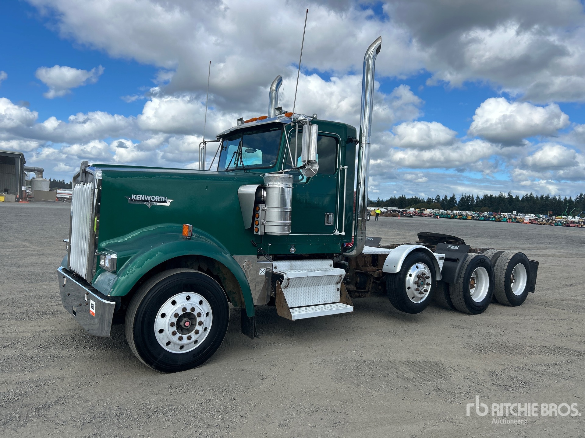 Photo of 2000 Kenworth W900