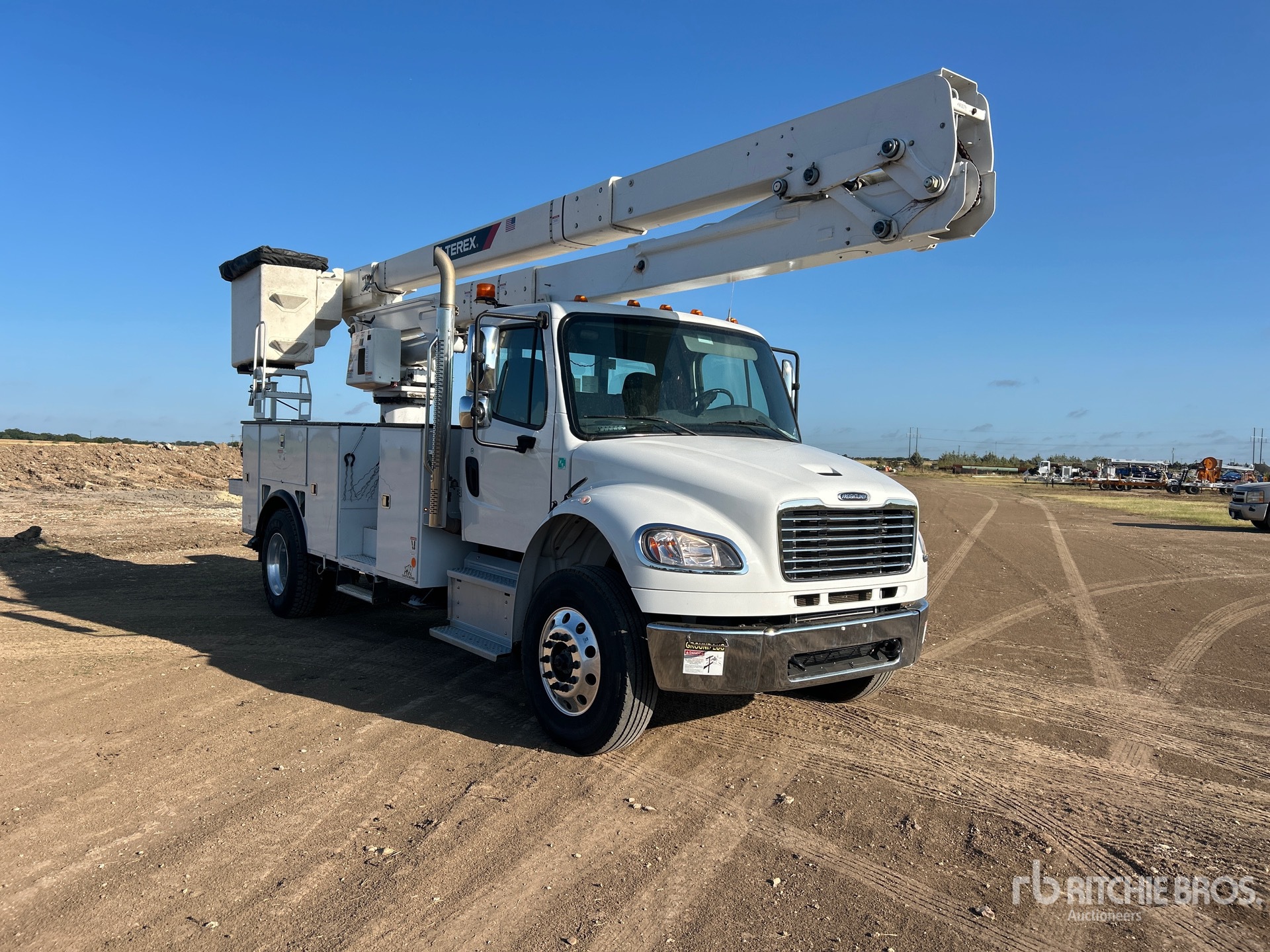 2024 Freightliner M2 106