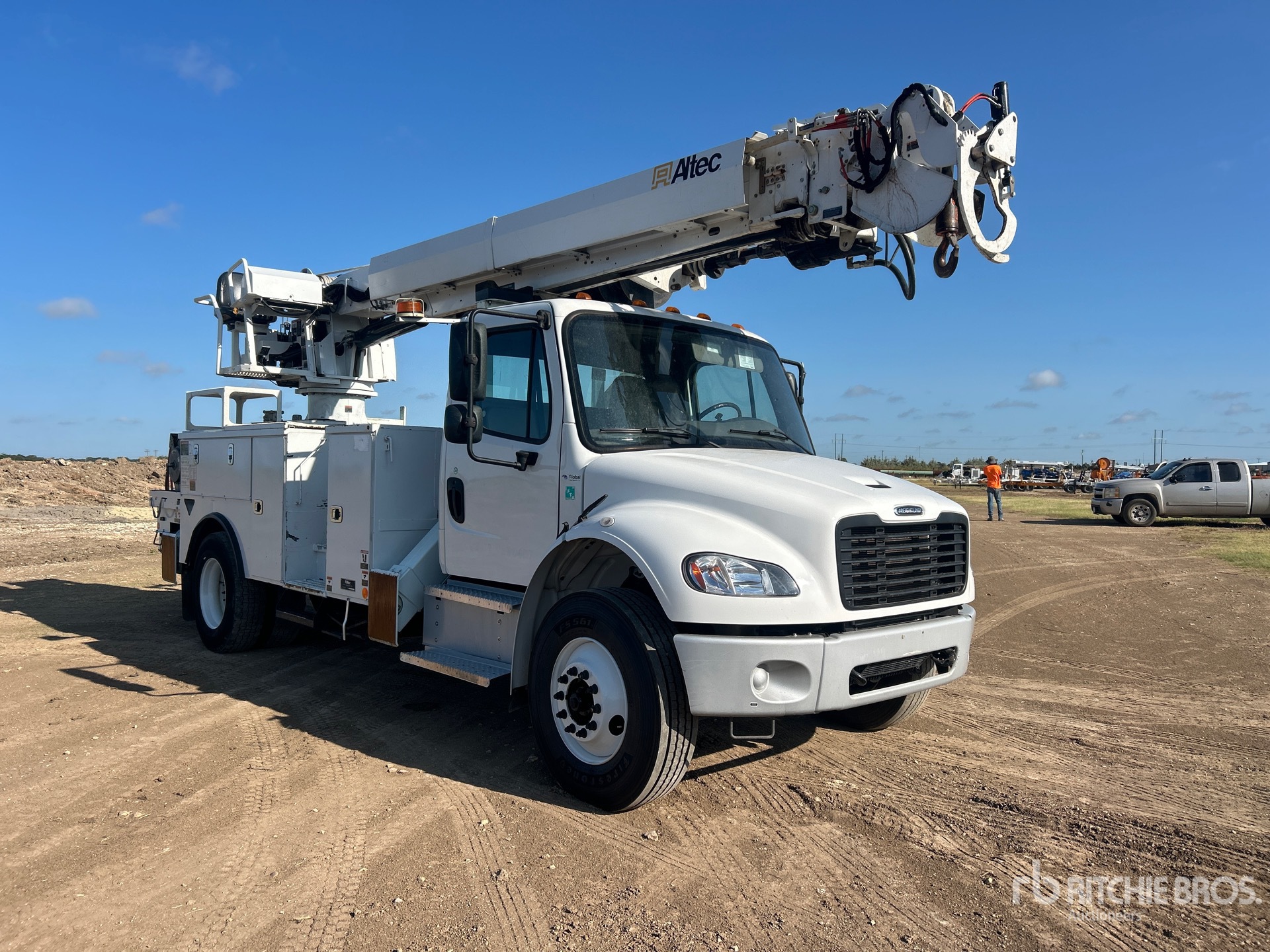 2024 Freightliner M2106