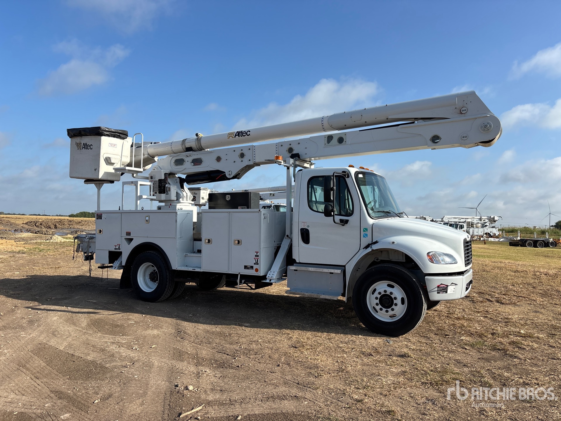 2024 Freightliner M2 106