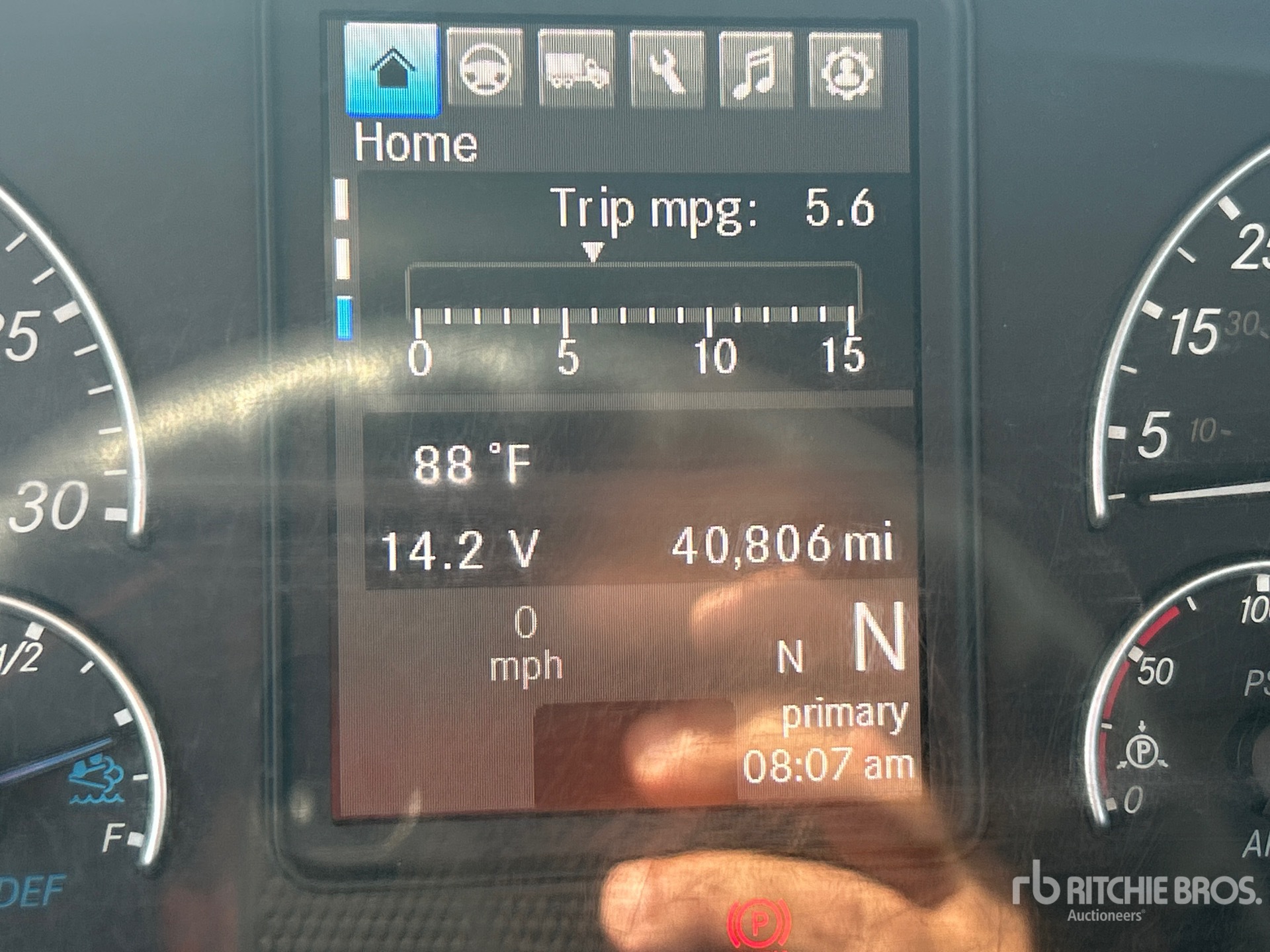 2024 Freightliner M2 106