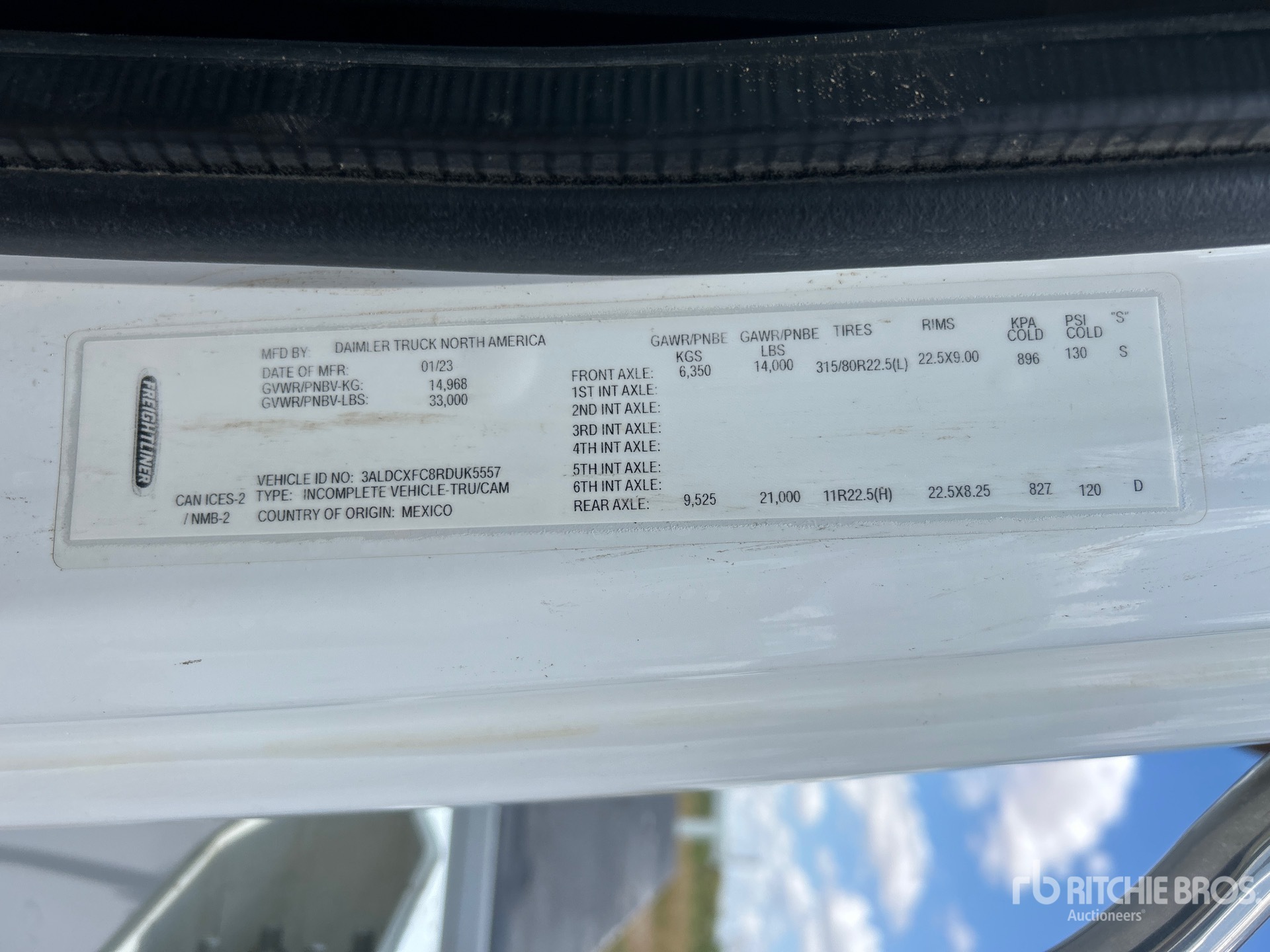 2024 Freightliner M2106