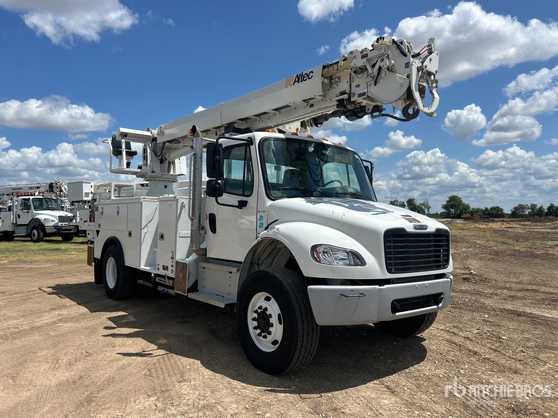 2024 Freightliner M2106