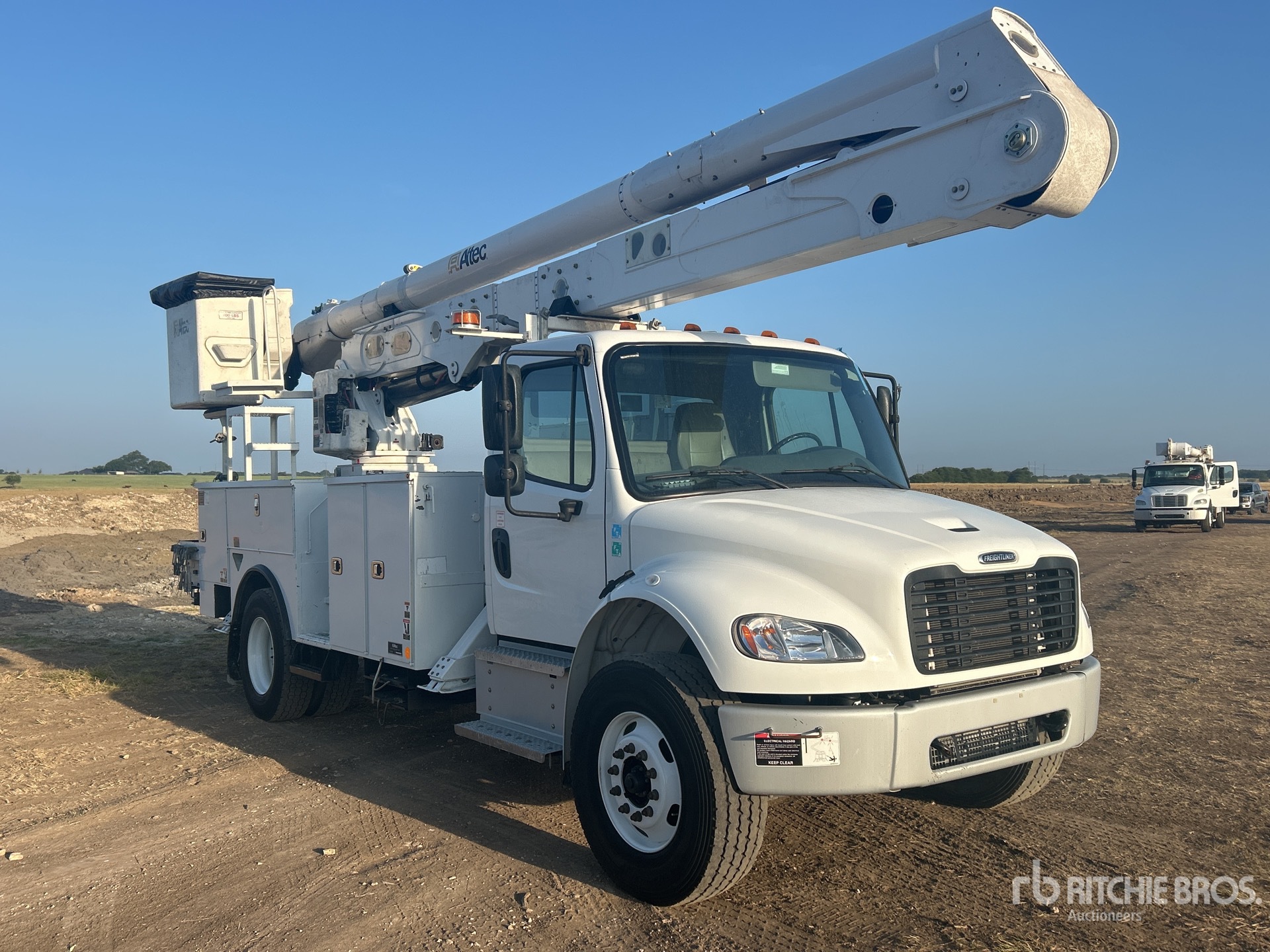 2023 Freightliner M2 106