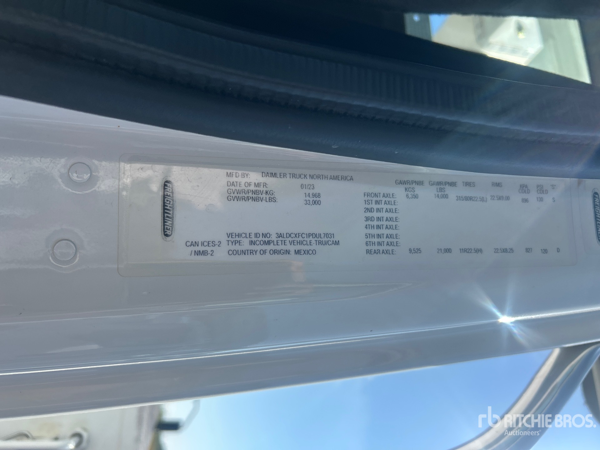 2023 Freightliner M2 106