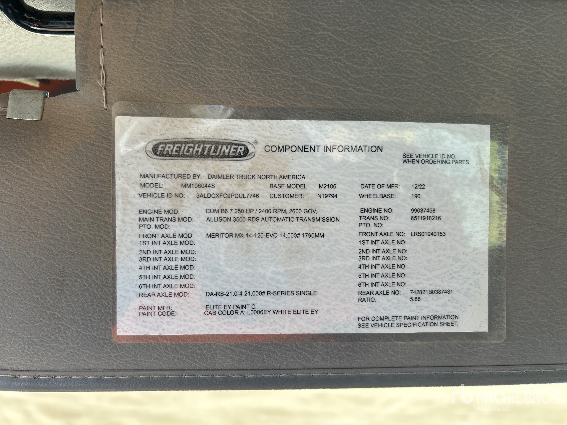 2023 Freightliner M2 106