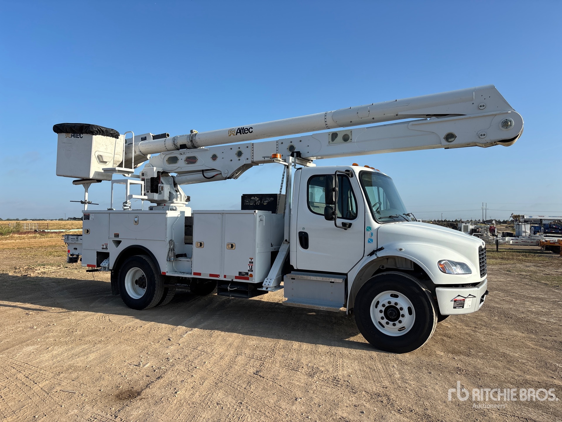 2022 Freightliner M2 106