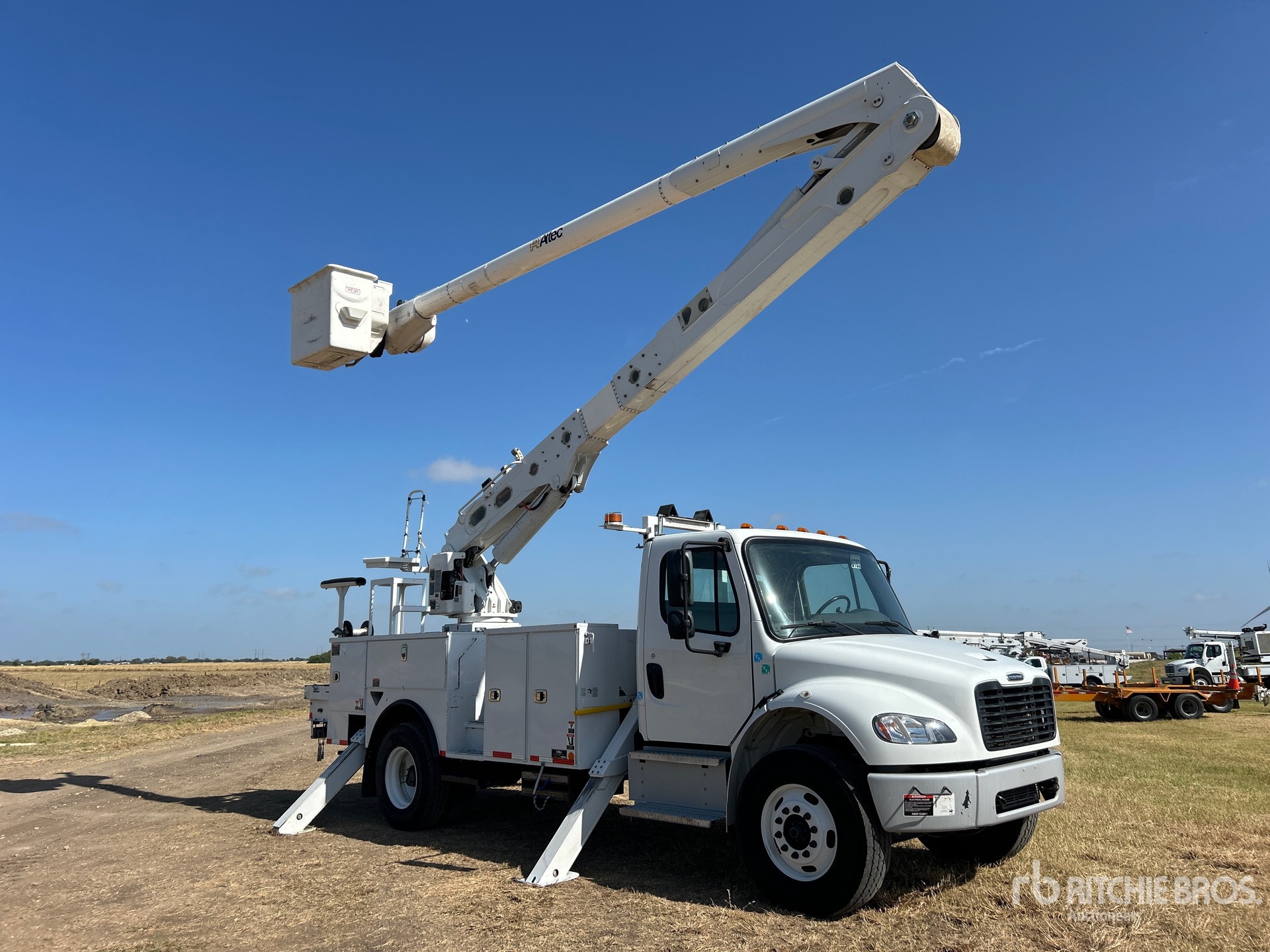 2022 Freightliner M2 106