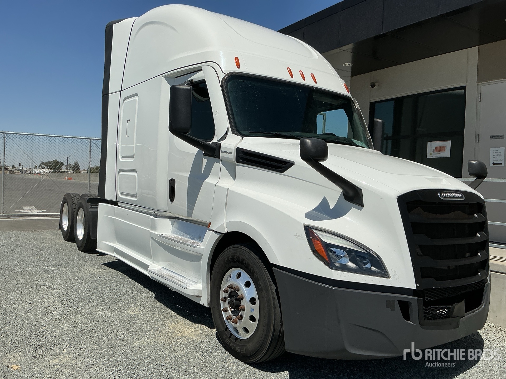 2022 Freightliner CASCADIA 126