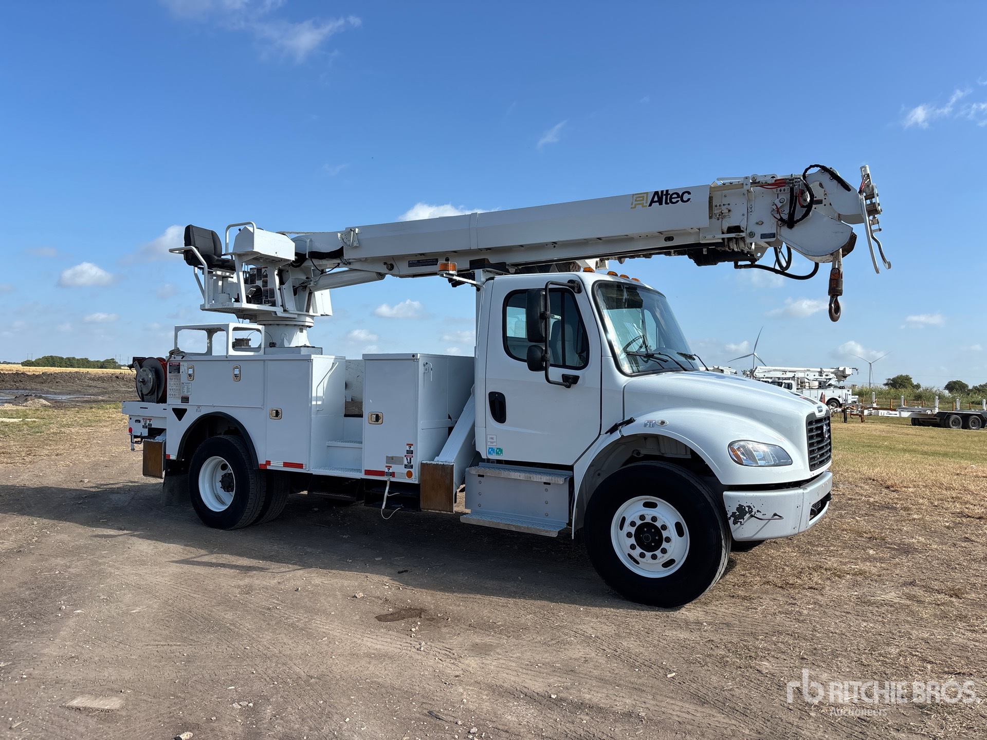 2021 Freightliner M2 106
