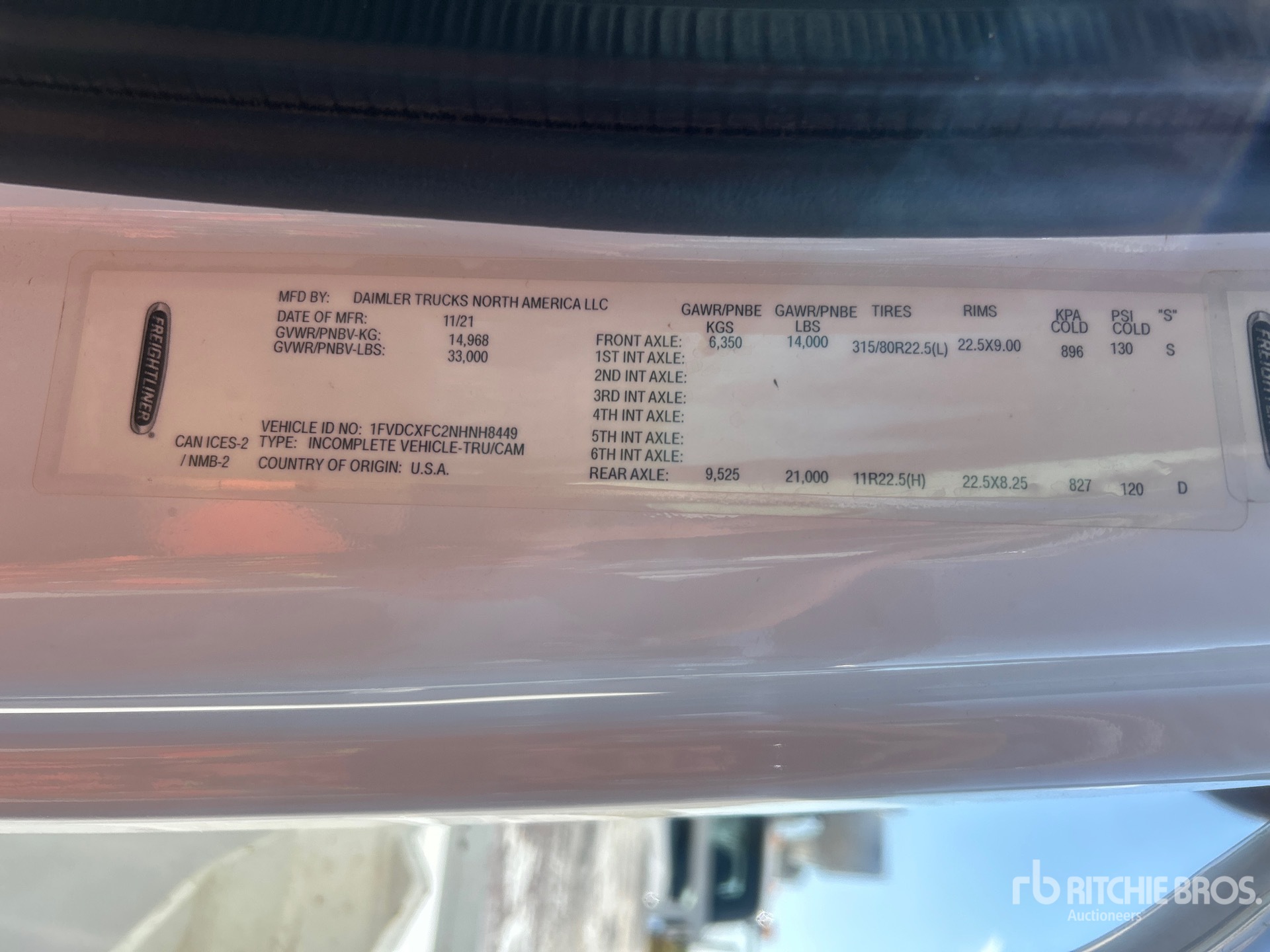 2022 Freightliner M2106