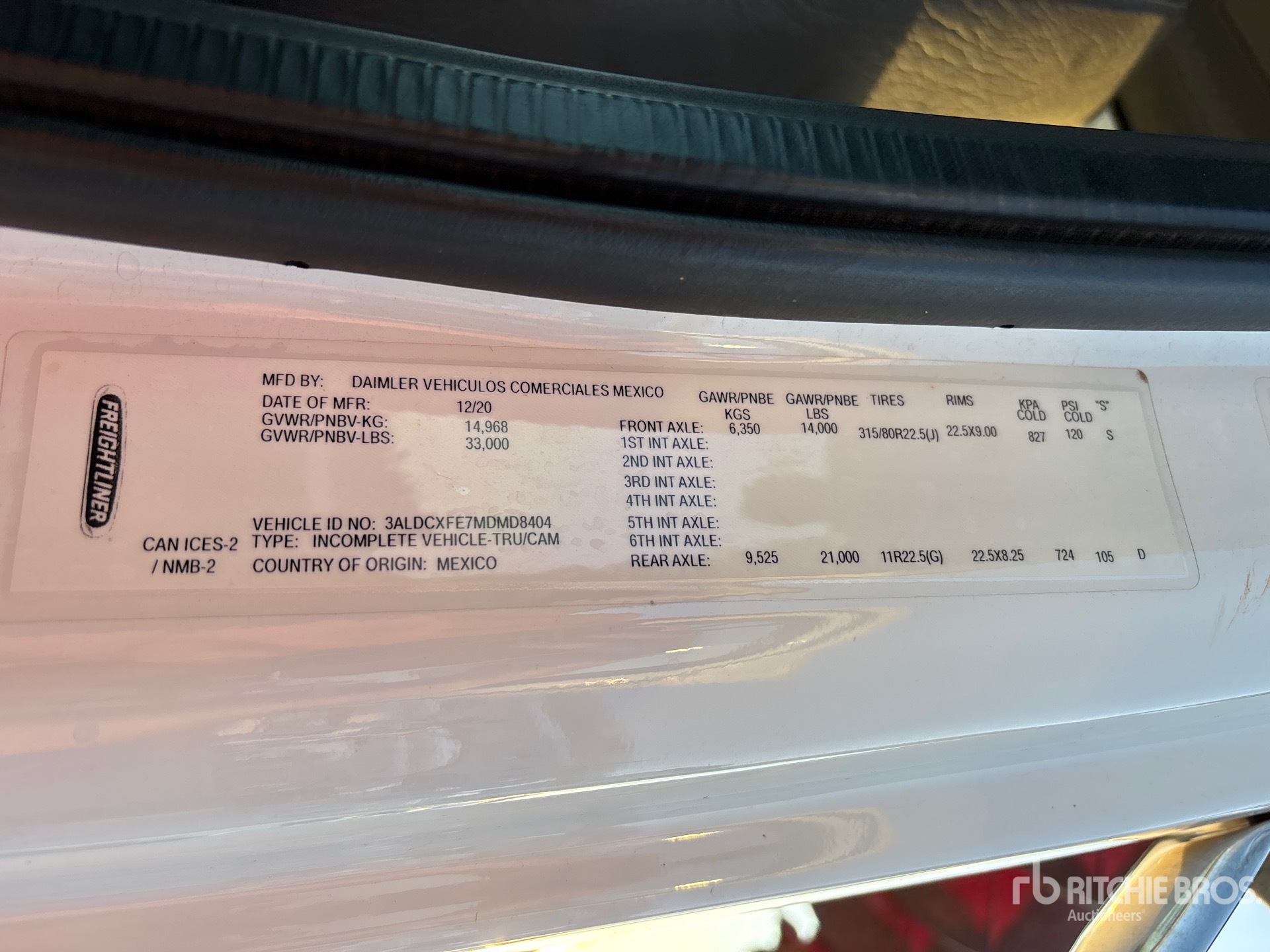 2021 Freightliner M2106
