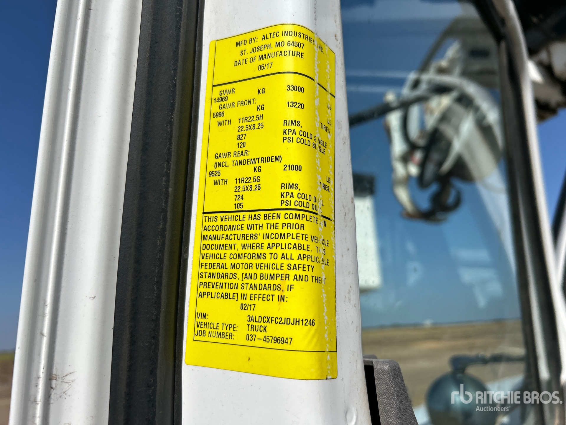 2018 Freightliner M2106