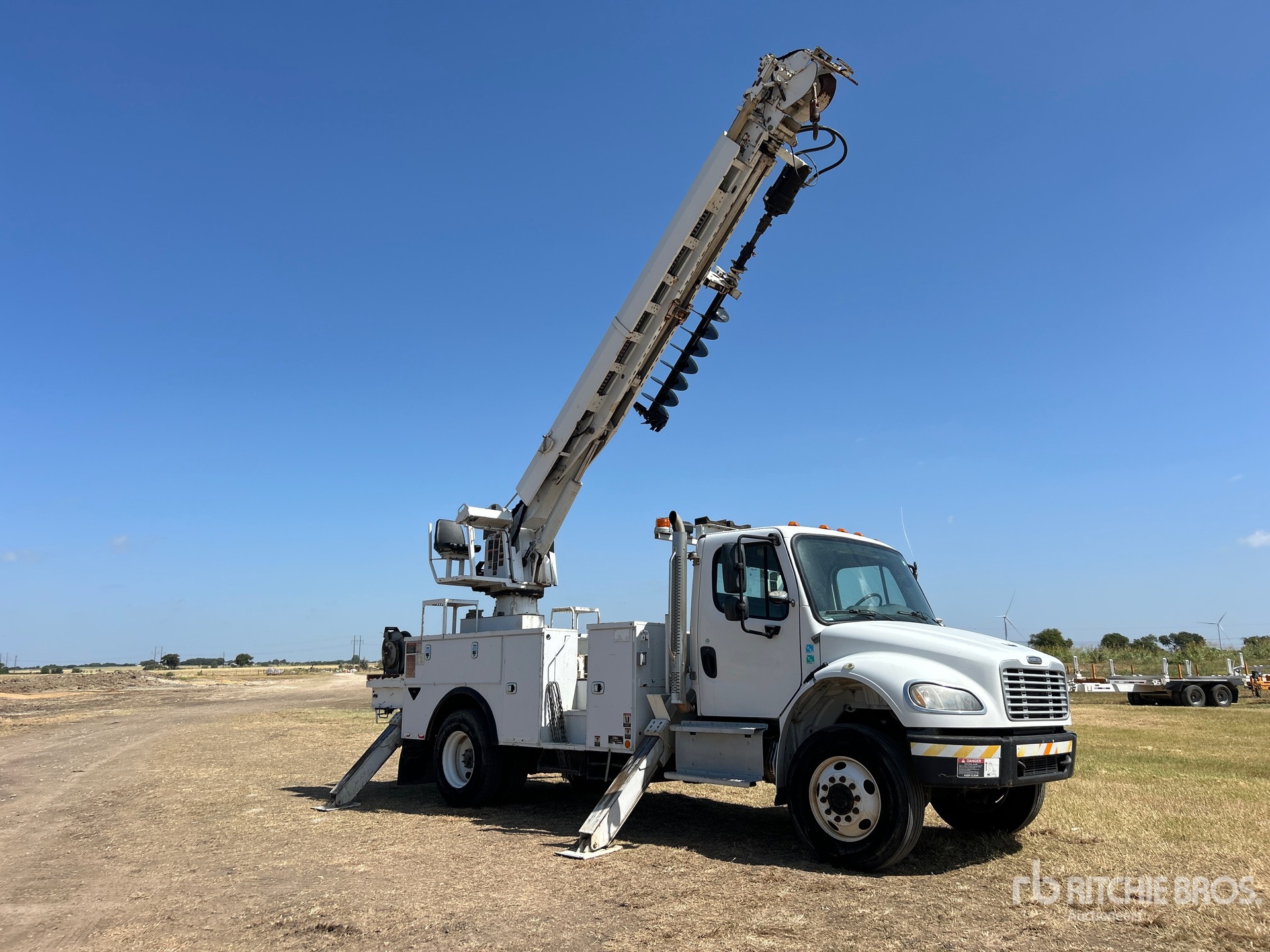 2018 Freightliner M2106