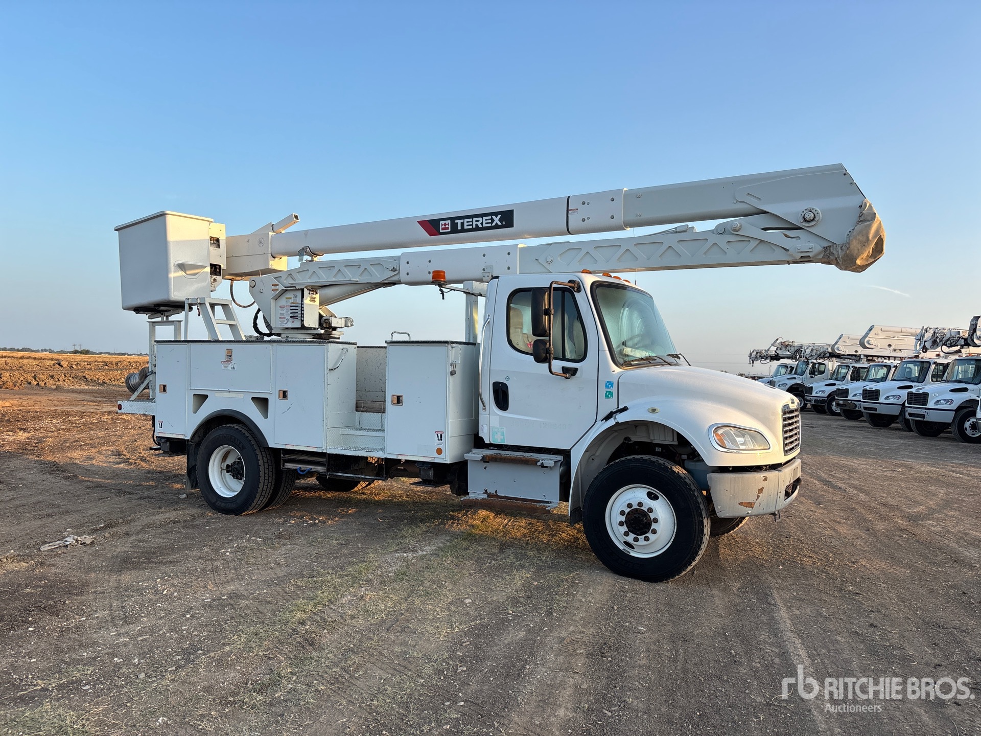 2016 Freightliner M2 106