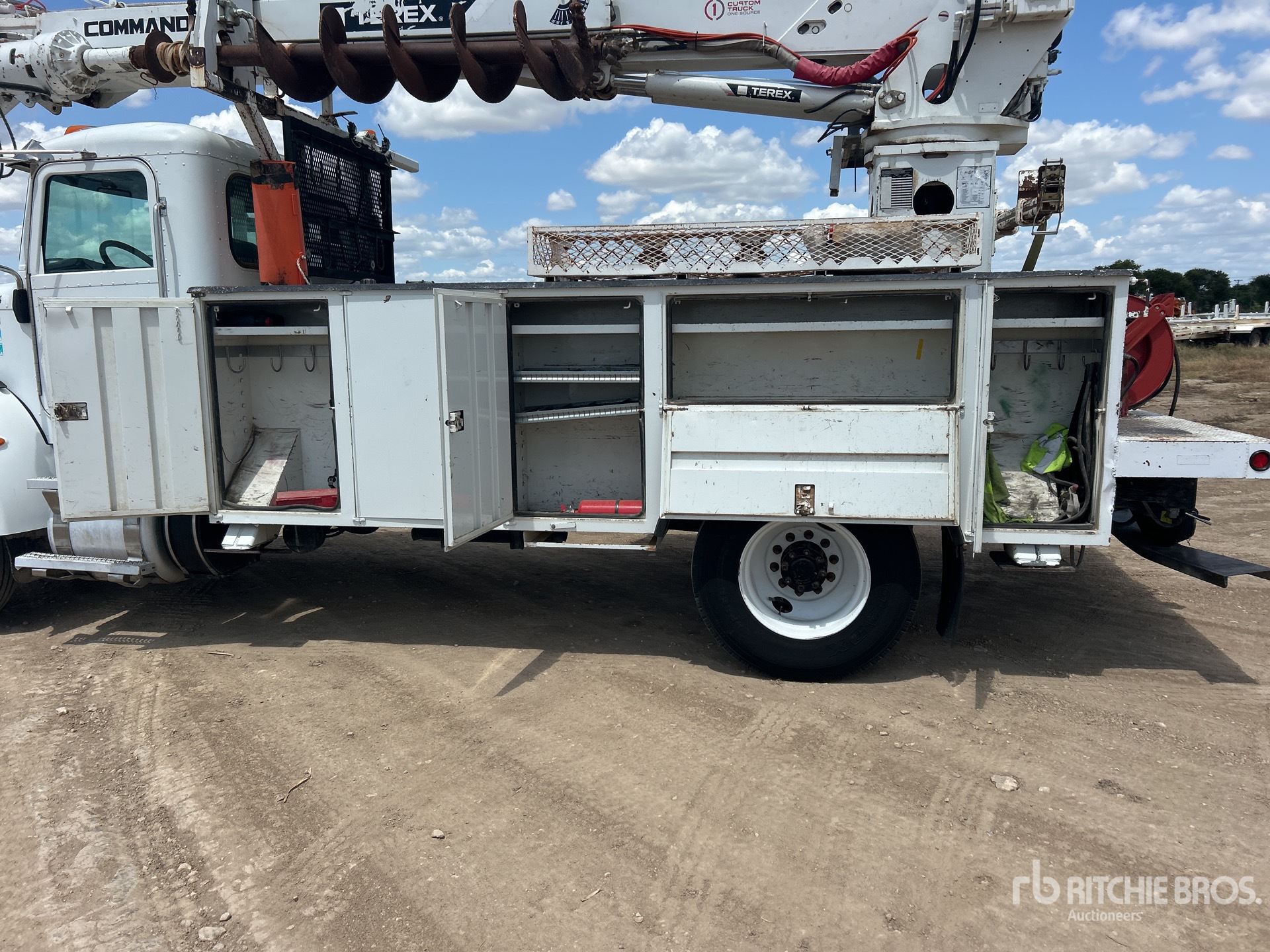 2016 Peterbilt 337