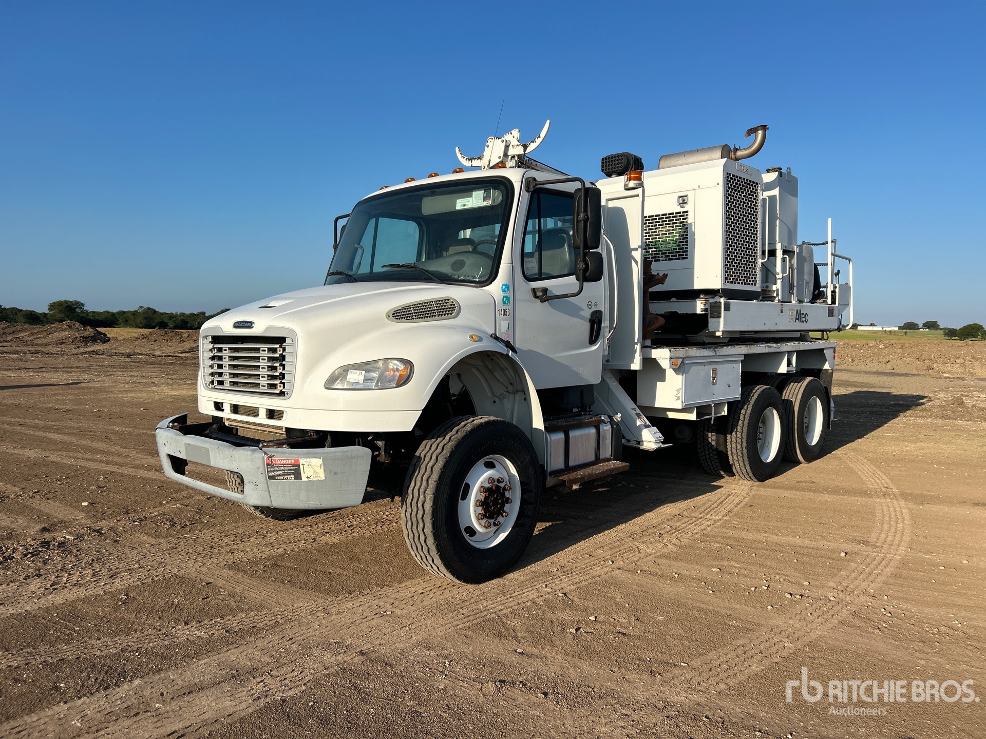 2014 Freightliner M2 106