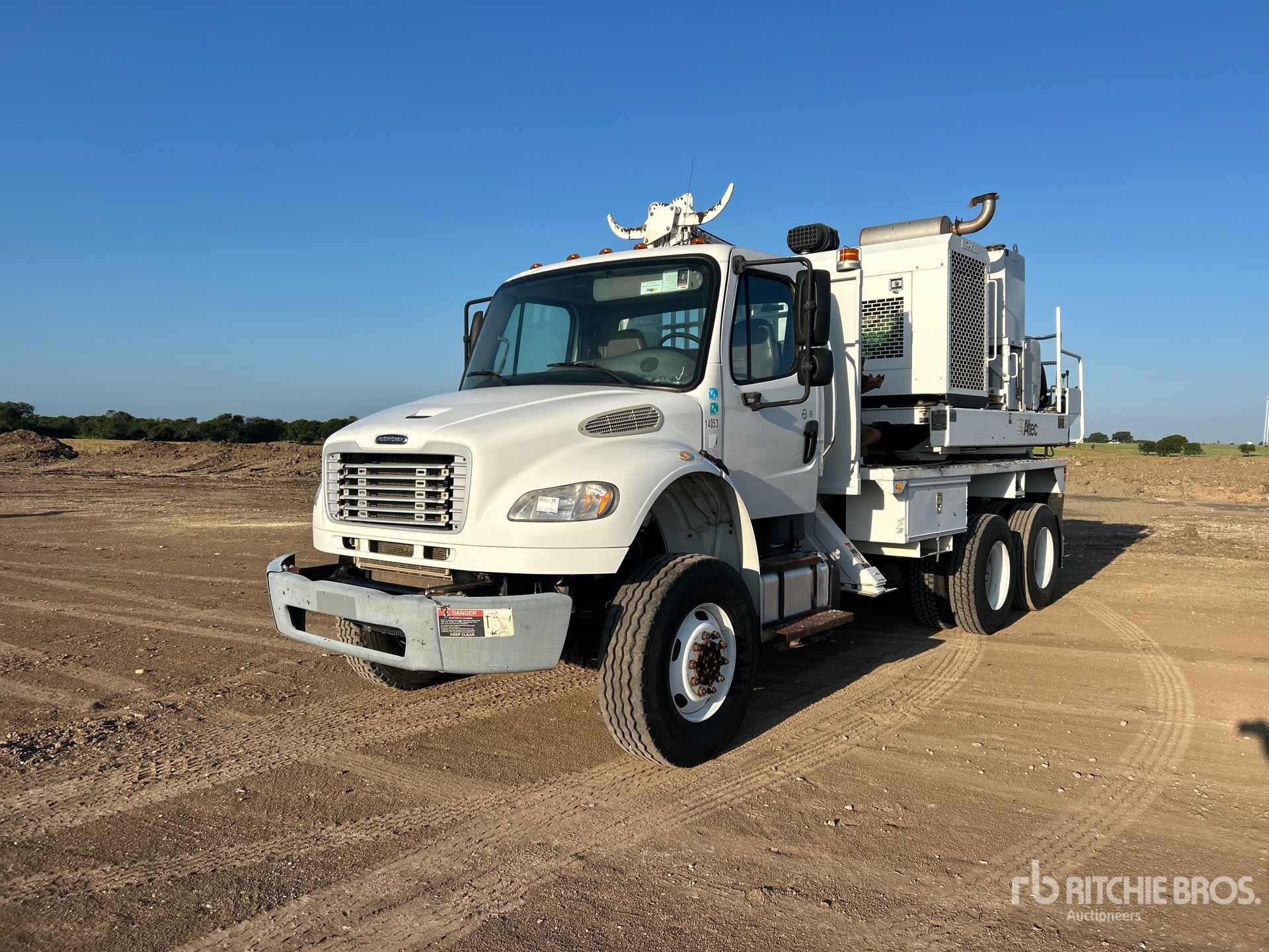 2014 Freightliner M2 106
