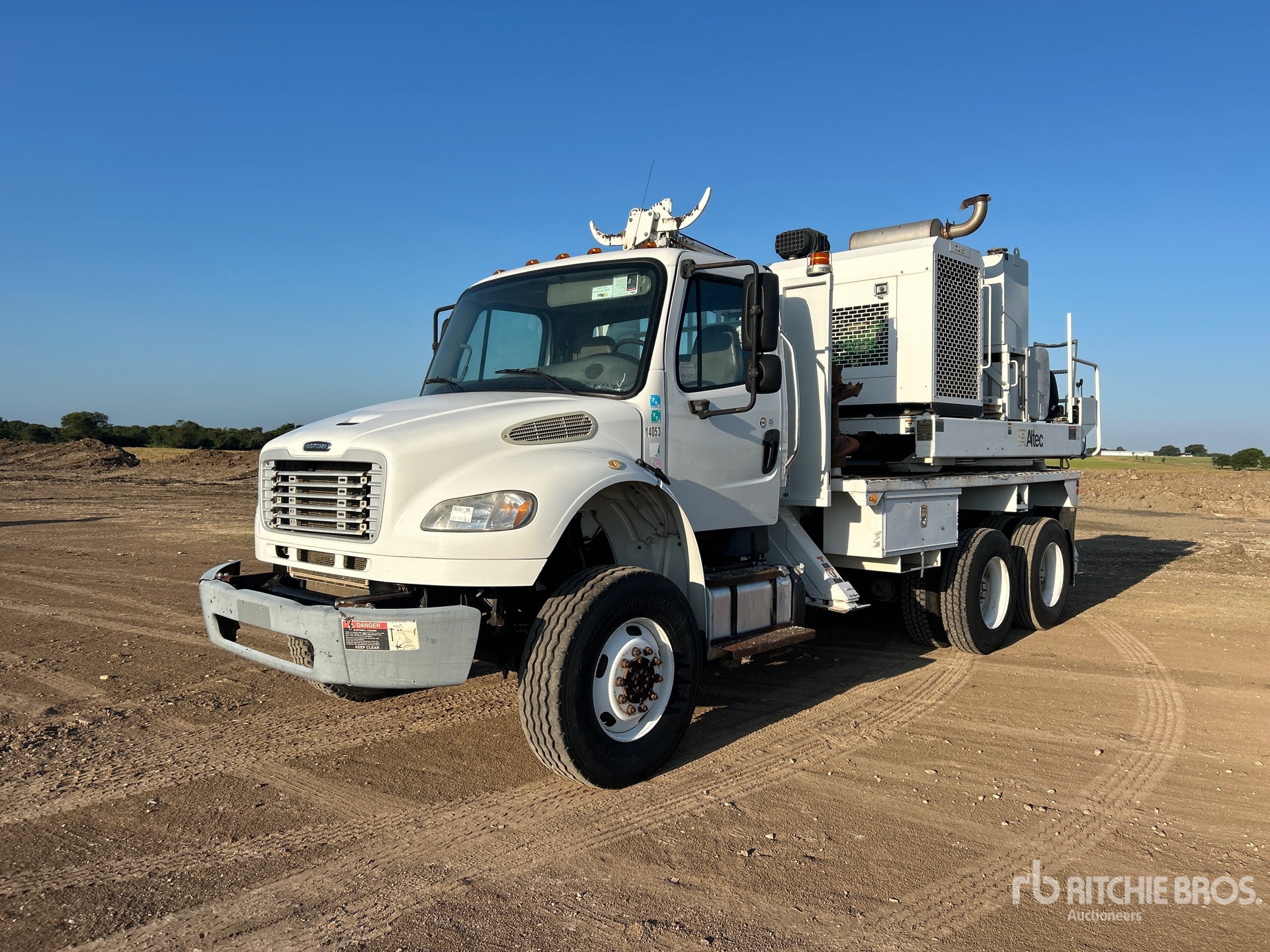 2014 Freightliner M2 106
