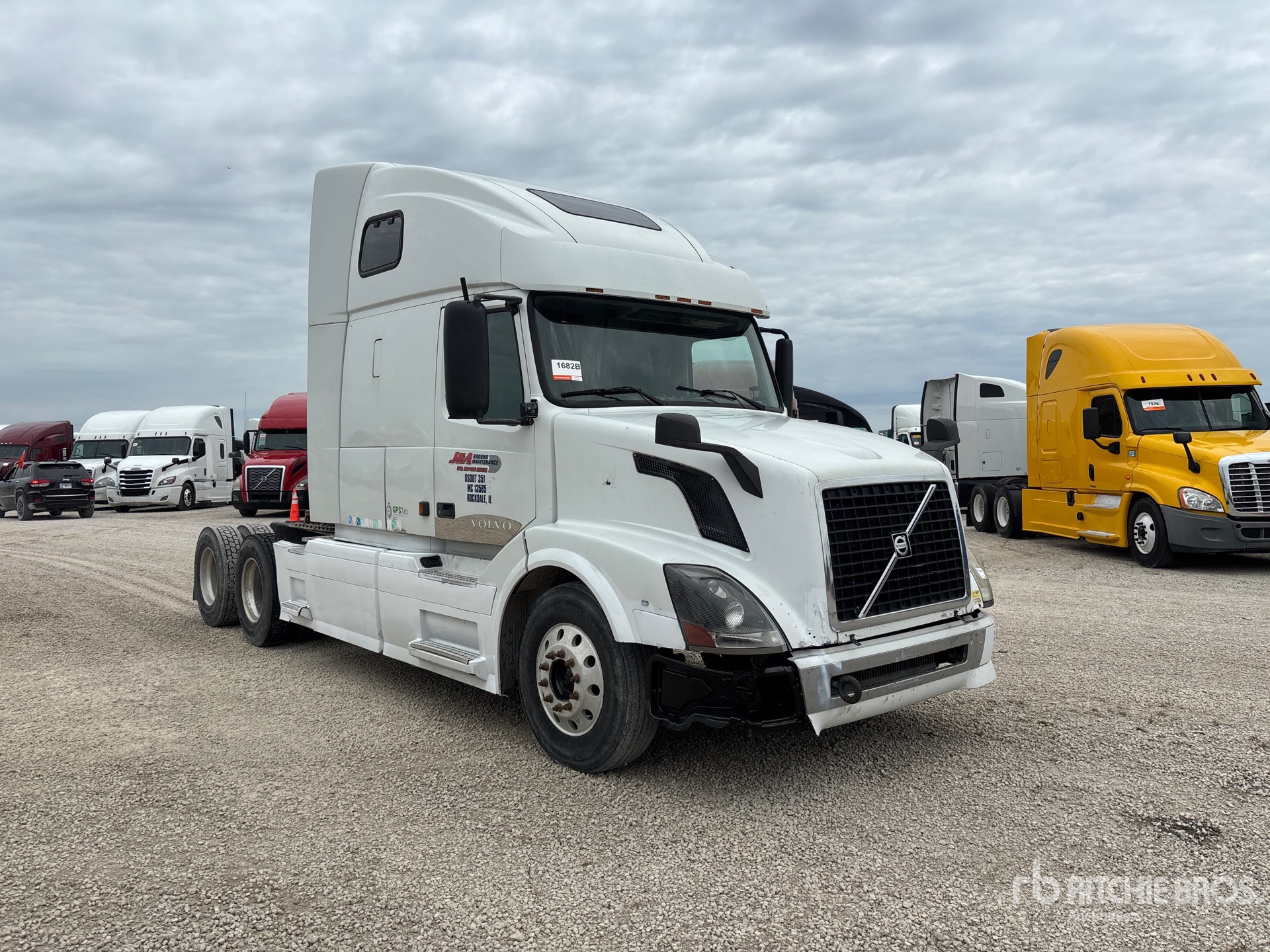 2004 Volvo VNL