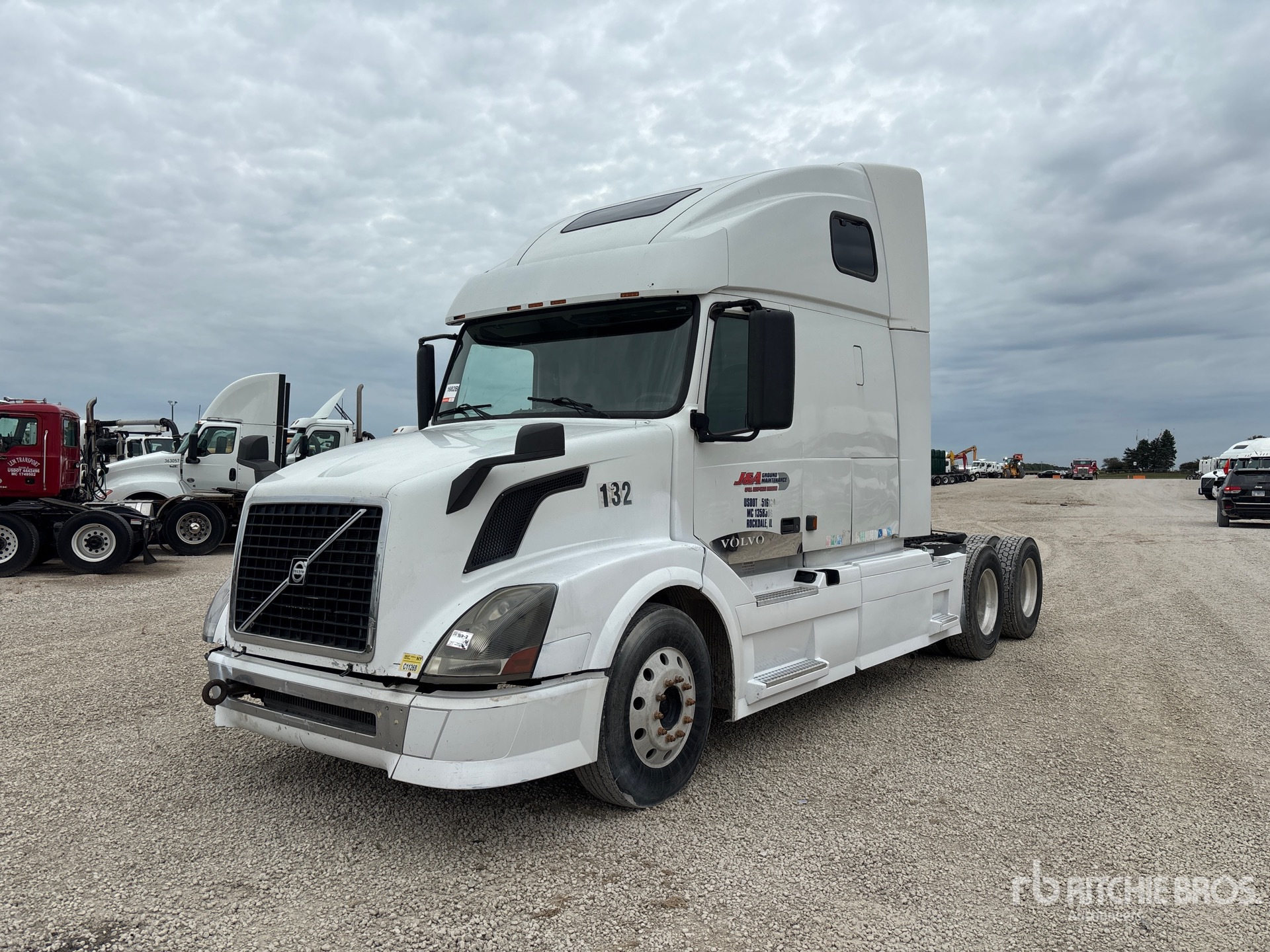 2004 Volvo VNL