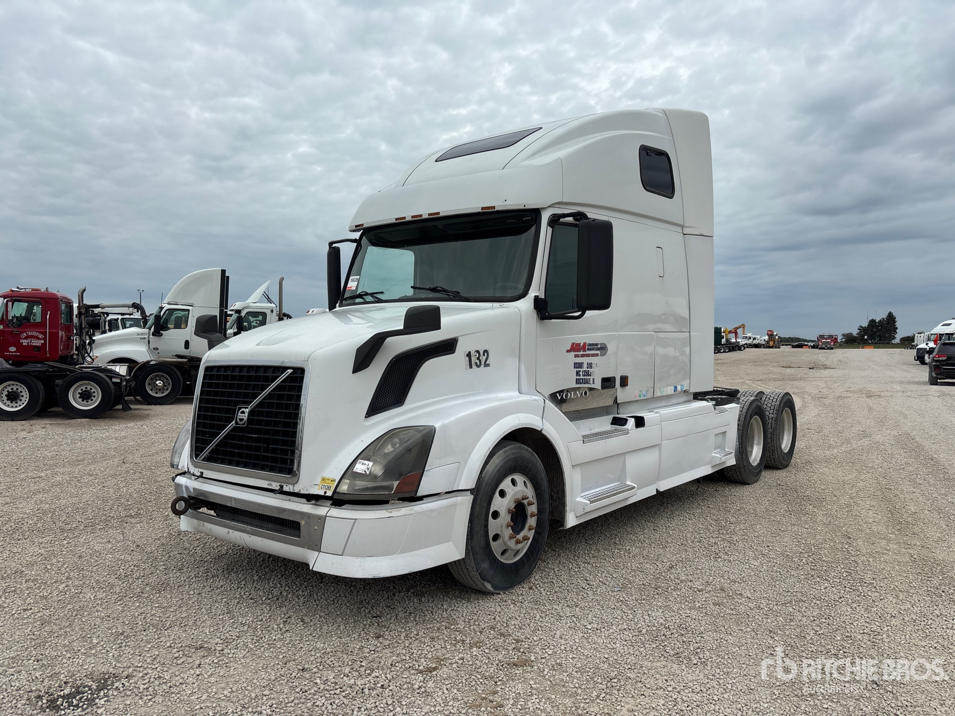2004 Volvo VNL