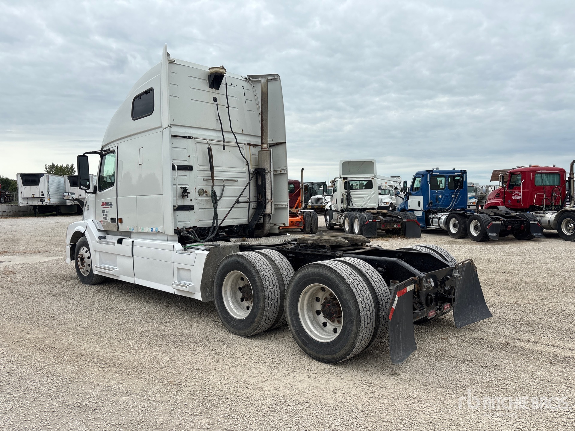 2004 Volvo VNL