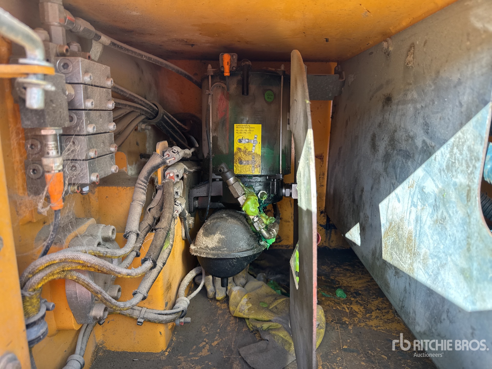 2016 Liebherr R920 LC