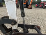 Hydraulics with Thumb Cylinder