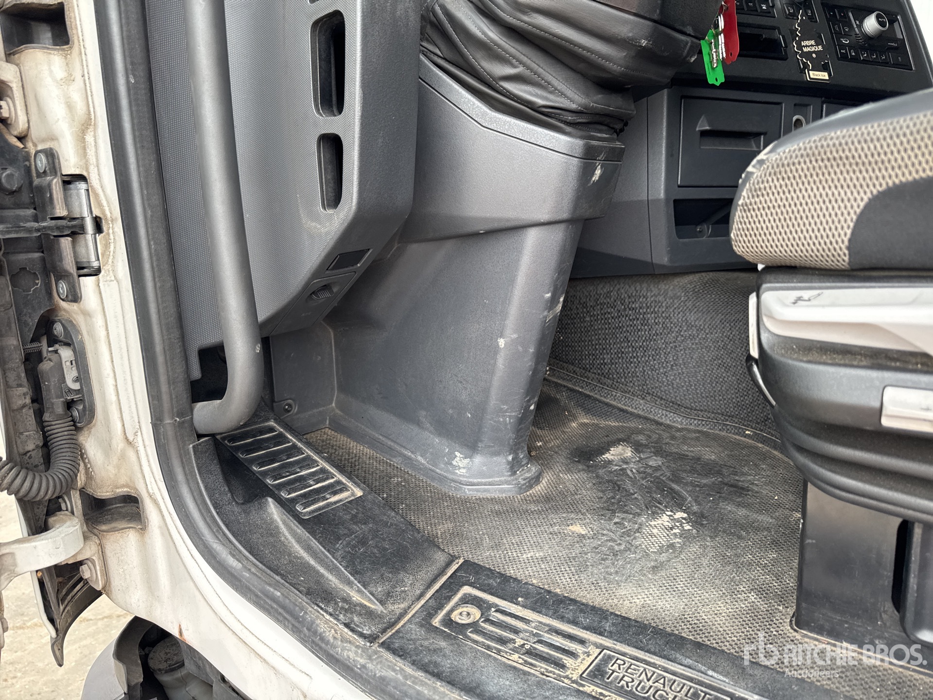 2016 Renault T460