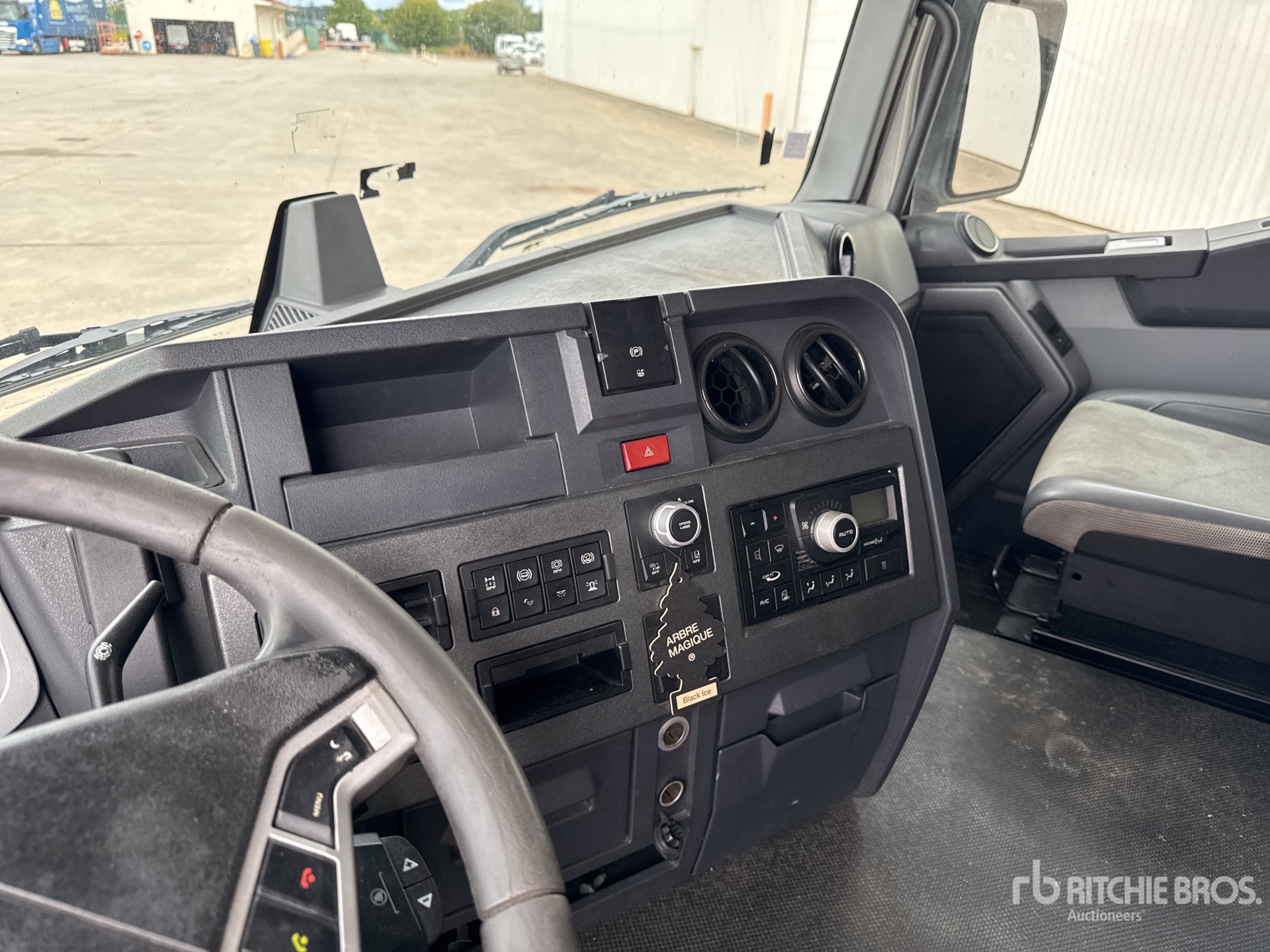 2016 Renault T460