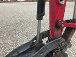 Hydraulics with Thumb Cylinder