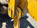 Chassis with Clavijas del cangilón al brazo elevador