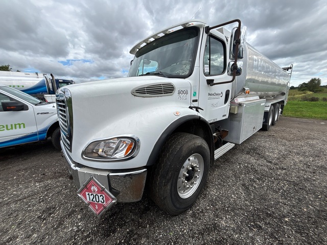 2007 Freightliner M2 112 5500 gal 8x4 Fuel Truck