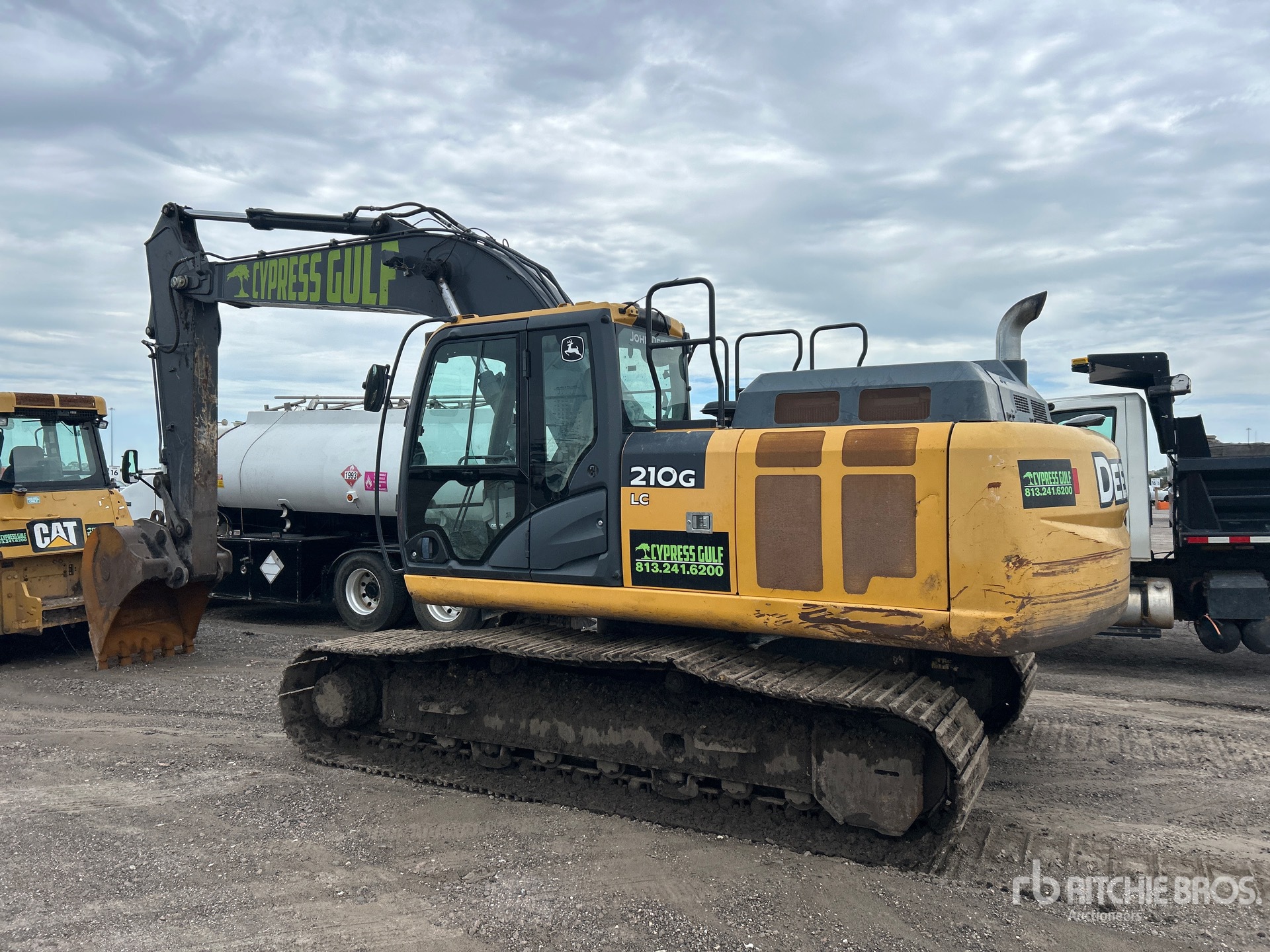 2021 John Deere 210G LC